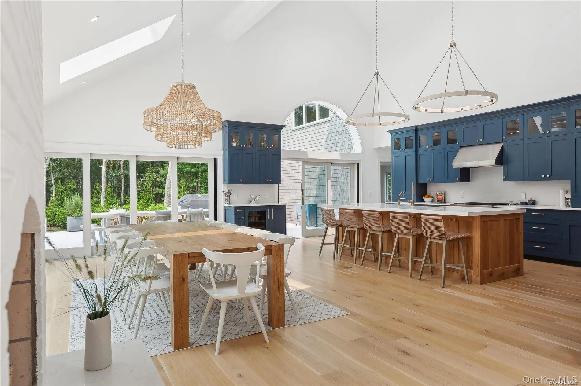 28 Old Meeting House Road, Southampton, NY, 6 Bedrooms Bedrooms, 12 Rooms Rooms,5 BathroomsBathrooms,Residential Lease,For Rent,Old Meeting House,0,1063334 28 Old Meeting House Road, Southampton, NY, 6 Bedrooms Bedrooms, 12 Rooms Rooms,5 BathroomsBathrooms,Residential Lease,For Rent,Old Meeting House,0,1063334