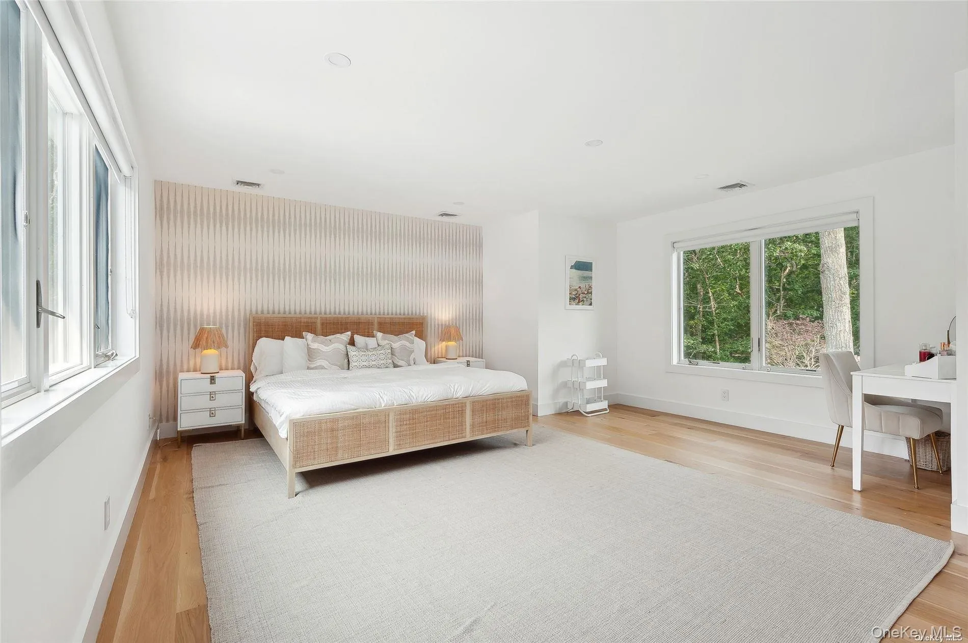 28 Old Meeting House Road, Southampton, NY, 6 Bedrooms Bedrooms, 12 Rooms Rooms,5 BathroomsBathrooms,Residential Lease,For Rent,Old Meeting House,0,1063334 28 Old Meeting House Road, Southampton, NY, 6 Bedrooms Bedrooms, 12 Rooms Rooms,5 BathroomsBathrooms,Residential Lease,For Rent,Old Meeting House,0,1063334