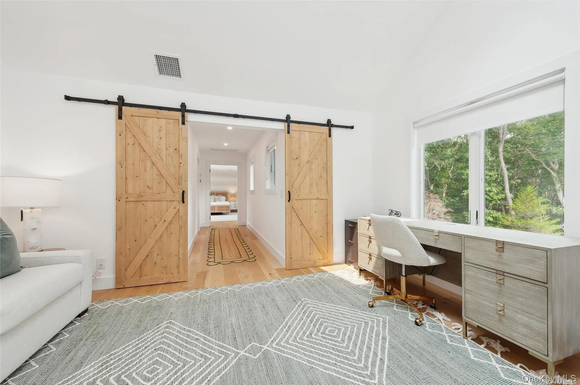 28 Old Meeting House Road, Southampton, NY, 6 Bedrooms Bedrooms, 12 Rooms Rooms,5 BathroomsBathrooms,Residential Lease,For Rent,Old Meeting House,0,1063334 28 Old Meeting House Road, Southampton, NY, 6 Bedrooms Bedrooms, 12 Rooms Rooms,5 BathroomsBathrooms,Residential Lease,For Rent,Old Meeting House,0,1063334