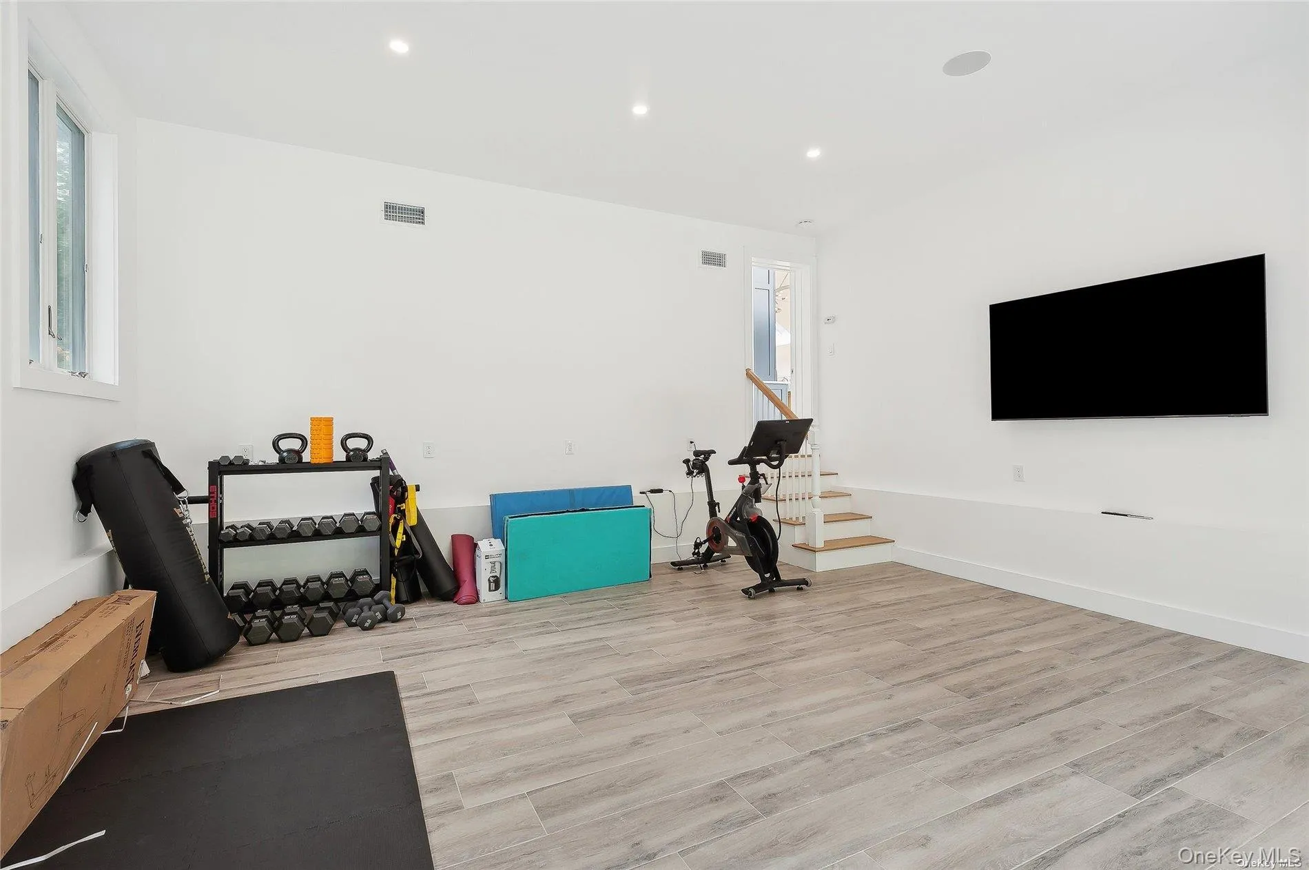 28 Old Meeting House Road, Southampton, NY, 6 Bedrooms Bedrooms, 12 Rooms Rooms,5 BathroomsBathrooms,Residential Lease,For Rent,Old Meeting House,0,1063334 28 Old Meeting House Road, Southampton, NY, 6 Bedrooms Bedrooms, 12 Rooms Rooms,5 BathroomsBathrooms,Residential Lease,For Rent,Old Meeting House,0,1063334