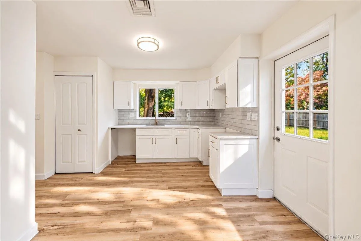 15 Patricia Avenue, Clarkstown, NY, 5 Bedrooms Bedrooms, 10 Rooms Rooms,2 BathroomsBathrooms,Residential,For Rent,Patricia,0,1063338 15 Patricia Avenue, Clarkstown, NY, 5 Bedrooms Bedrooms, 10 Rooms Rooms,2 BathroomsBathrooms,Residential,For Rent,Patricia,0,1063338