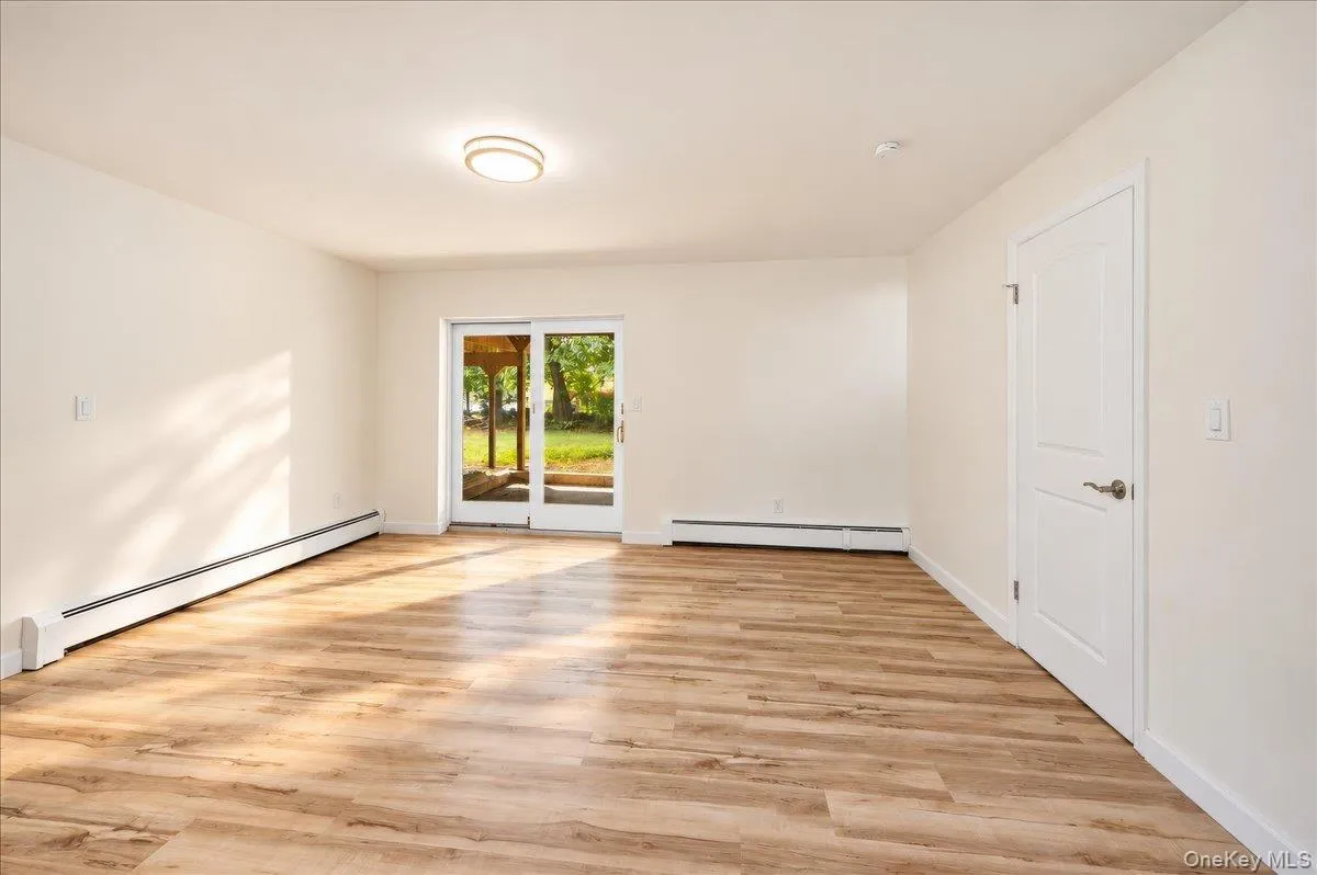 15 Patricia Avenue, Clarkstown, NY, 5 Bedrooms Bedrooms, 10 Rooms Rooms,2 BathroomsBathrooms,Residential,For Rent,Patricia,0,1063338 15 Patricia Avenue, Clarkstown, NY, 5 Bedrooms Bedrooms, 10 Rooms Rooms,2 BathroomsBathrooms,Residential,For Rent,Patricia,0,1063338