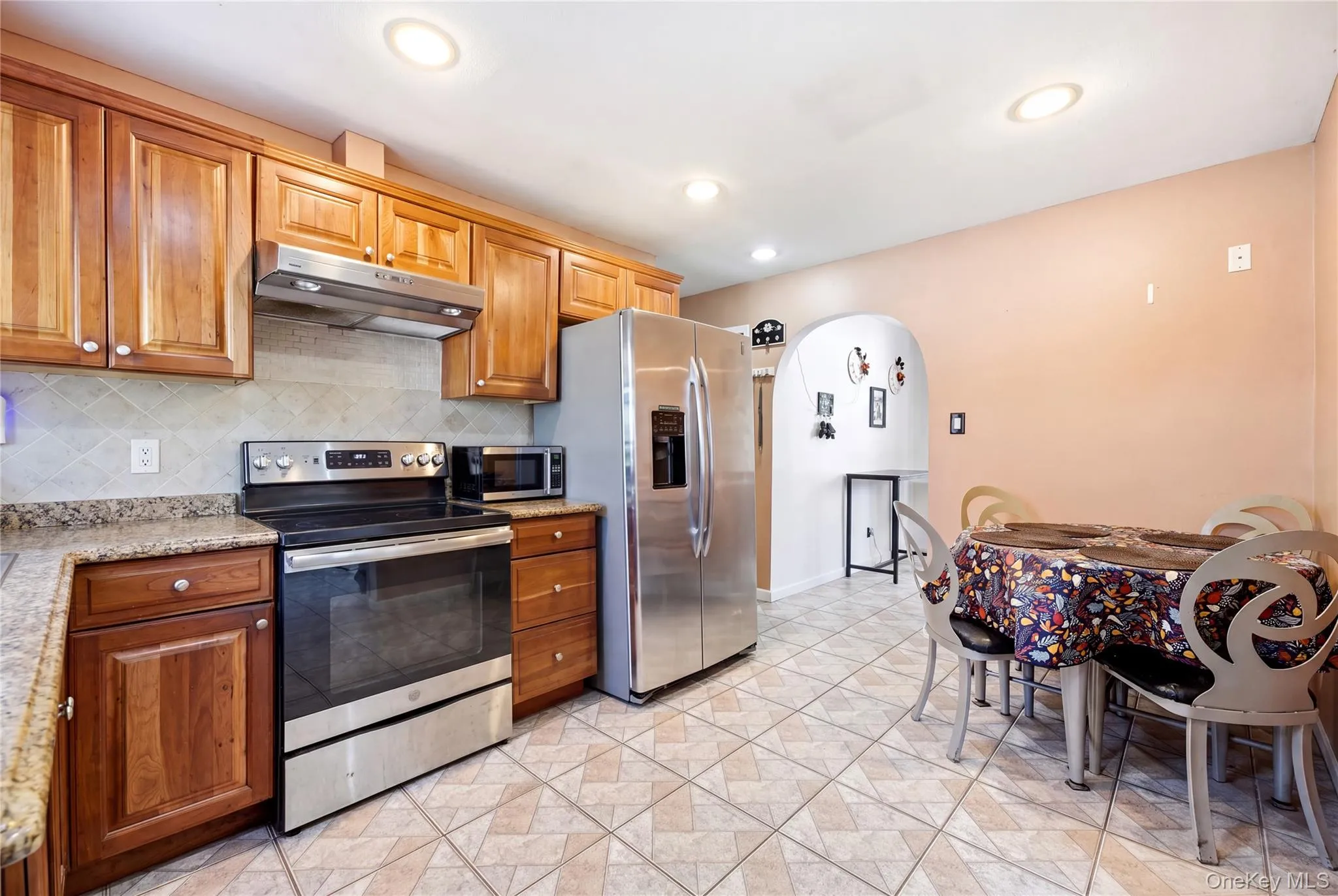 10 Francisco Avenue, Islip, NY, 3 Bedrooms Bedrooms, 5 Rooms Rooms,1 BathroomBathrooms,Residential,For Rent,Francisco,0,1063341 10 Francisco Avenue, Islip, NY, 3 Bedrooms Bedrooms, 5 Rooms Rooms,1 BathroomBathrooms,Residential,For Rent,Francisco,0,1063341