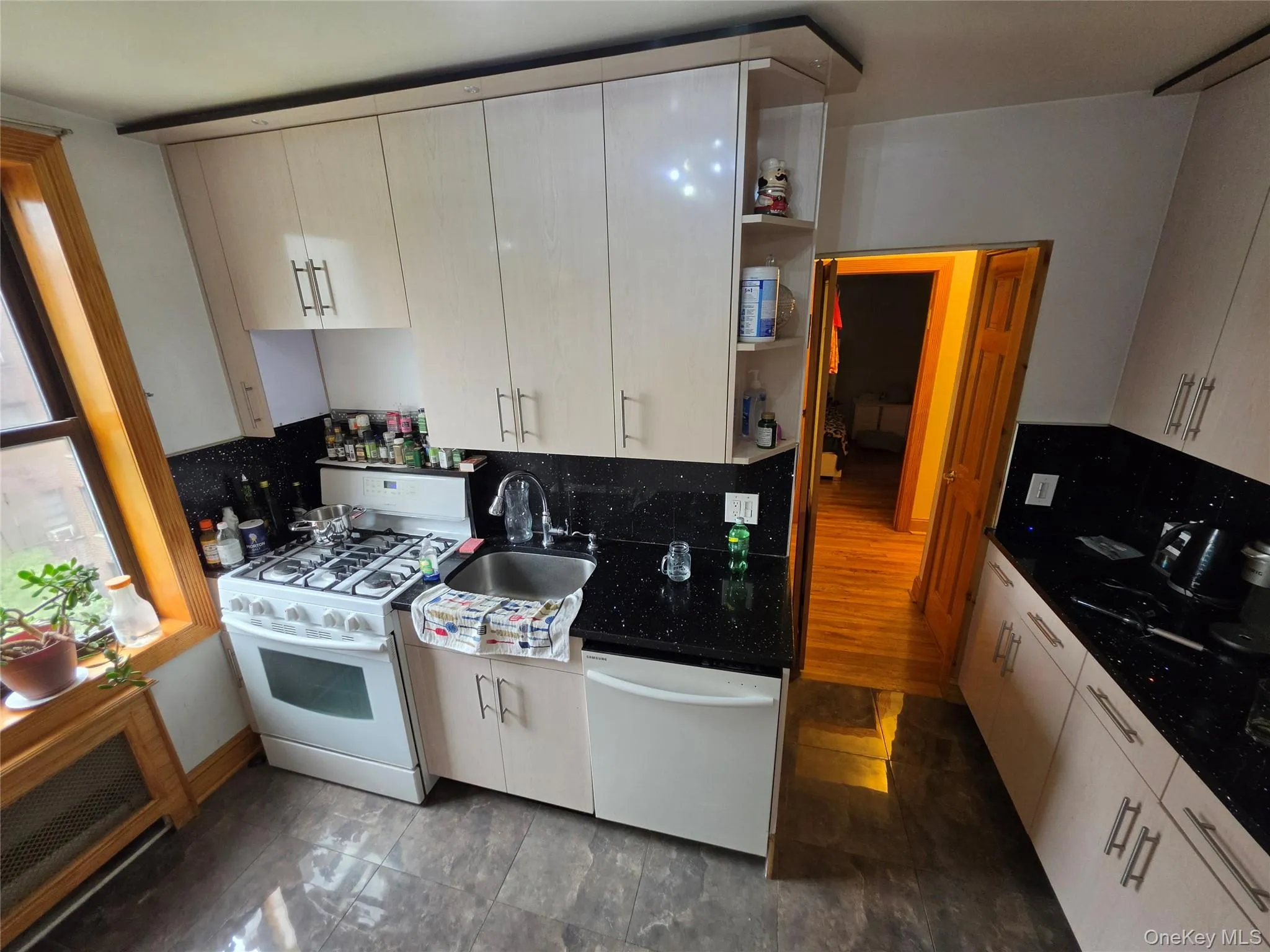 6309 108 Street, New York, NY, 2 Bedrooms Bedrooms, 4 Rooms Rooms,1 BathroomBathrooms,Residential,For Rent,108,0,1063358 6309 108 Street, New York, NY, 2 Bedrooms Bedrooms, 4 Rooms Rooms,1 BathroomBathrooms,Residential,For Rent,108,0,1063358