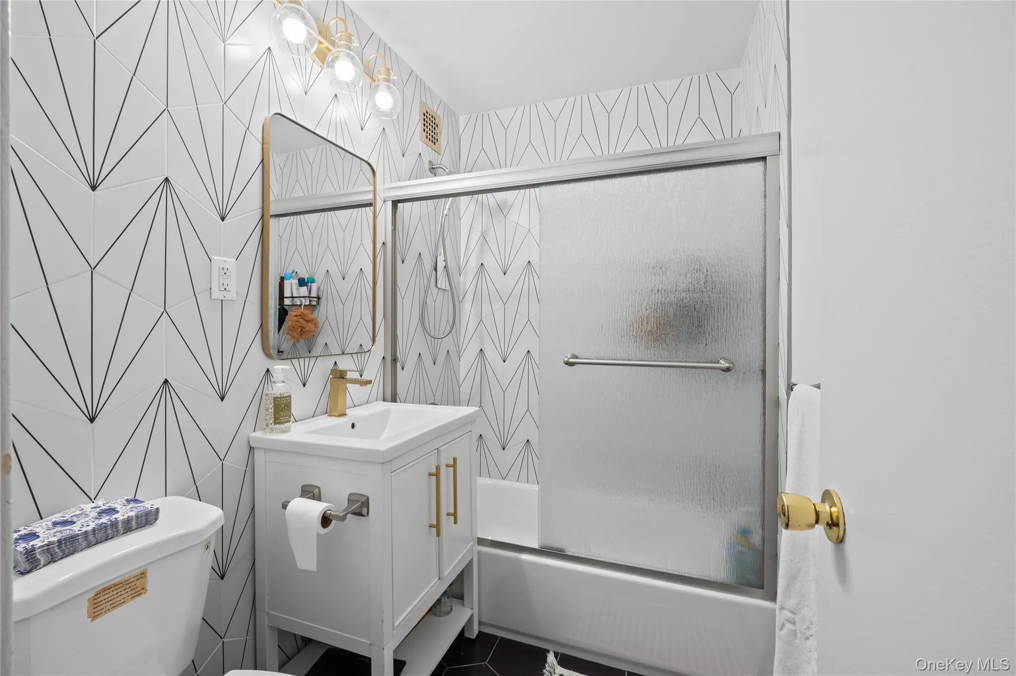 1 Birchwood Court, Hempstead, NY, 1 Bedroom Bedrooms, 5 Rooms Rooms,1 BathroomBathrooms,Residential,For Rent,Birchwood,0,1063363 1 Birchwood Court, Hempstead, NY, 1 Bedroom Bedrooms, 5 Rooms Rooms,1 BathroomBathrooms,Residential,For Rent,Birchwood,0,1063363