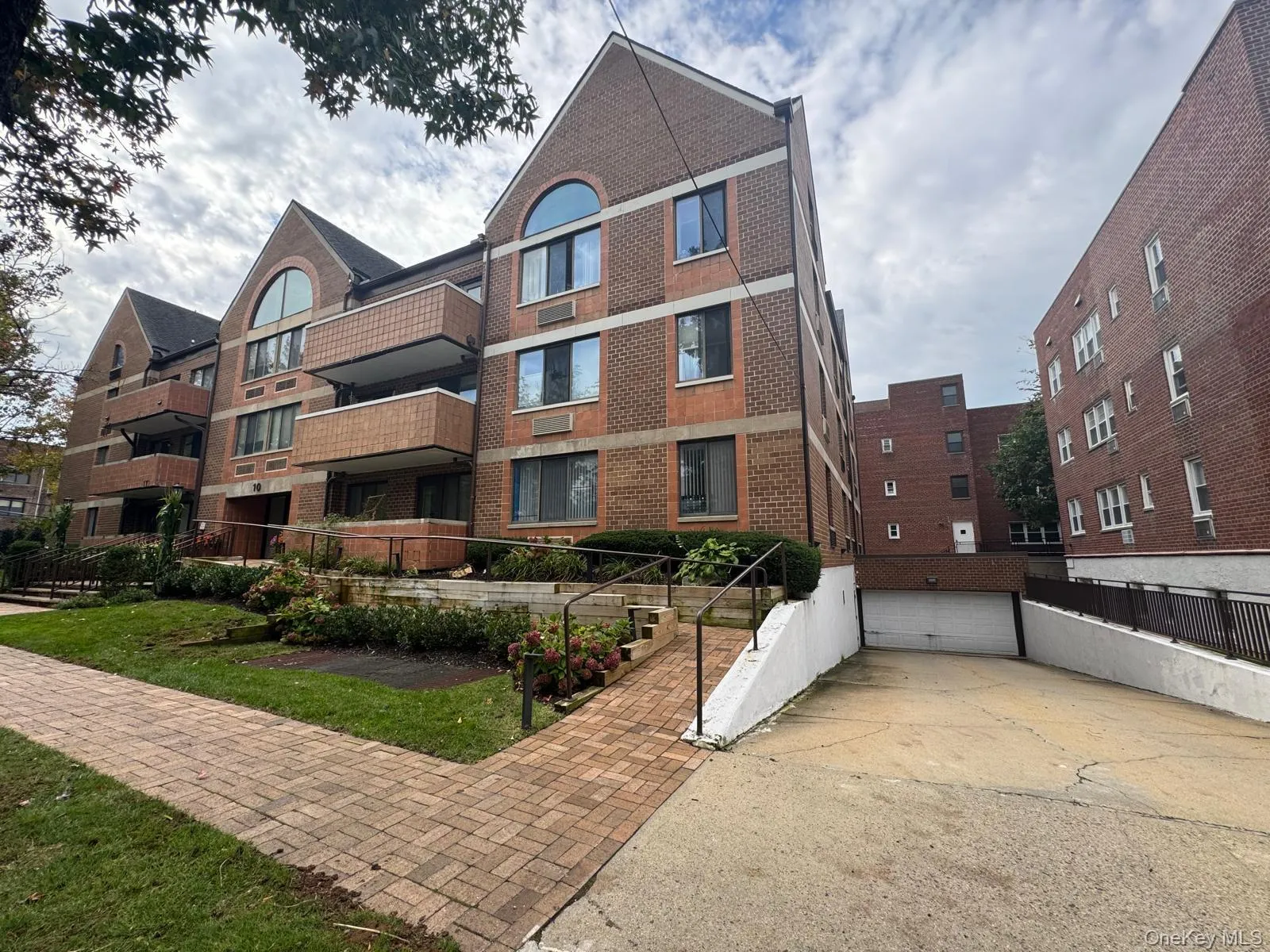 10 Canterbury Road, North Hempstead, NY, 1 Bedroom Bedrooms, 4 Room Rooms,1 BathroomBathrooms,Residential Lease,For Rent,Canterbury,0,1063369 10 Canterbury Road, North Hempstead, NY, 1 Bedroom Bedrooms, 4 Room Rooms,1 BathroomBathrooms,Residential Lease,For Rent,Canterbury,0,1063369