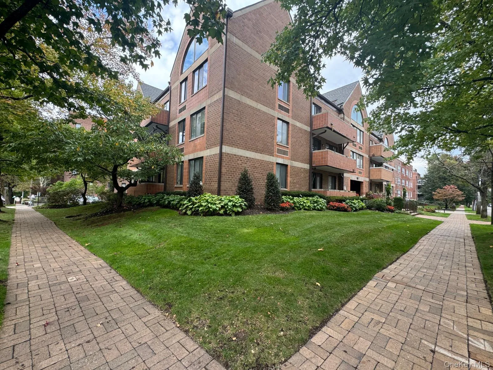 10 Canterbury Road, North Hempstead, NY, 1 Bedroom Bedrooms, 4 Room Rooms,1 BathroomBathrooms,Residential Lease,For Rent,Canterbury,0,1063369 10 Canterbury Road, North Hempstead, NY, 1 Bedroom Bedrooms, 4 Room Rooms,1 BathroomBathrooms,Residential Lease,For Rent,Canterbury,0,1063369
