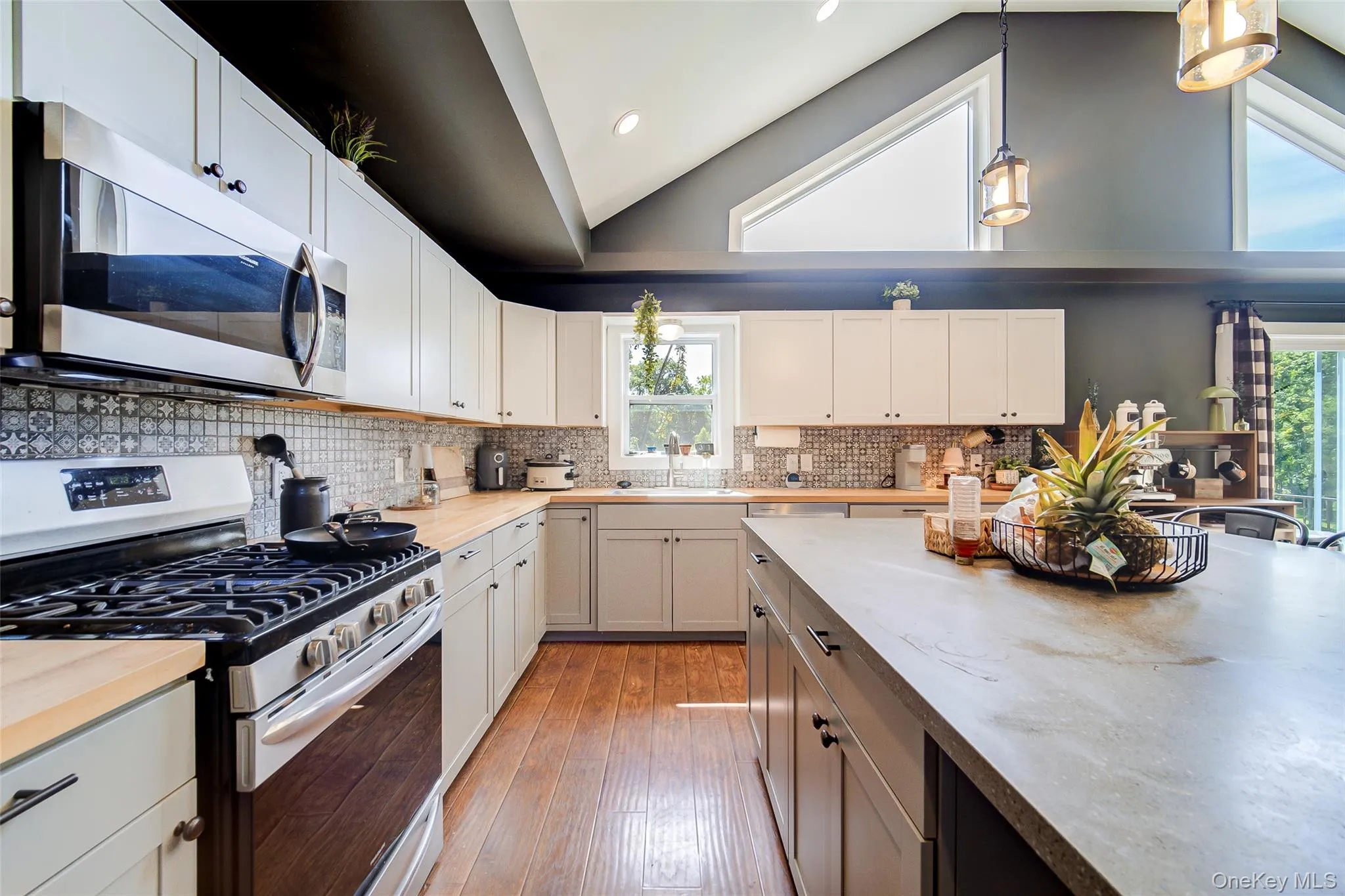 14 Old Route 199, Red Hook, NY, 3 Bedrooms Bedrooms, 11 Rooms Rooms,2 BathroomsBathrooms,Residential,For Rent,Old Route 199,0,1063387 14 Old Route 199, Red Hook, NY, 3 Bedrooms Bedrooms, 11 Rooms Rooms,2 BathroomsBathrooms,Residential,For Rent,Old Route 199,0,1063387