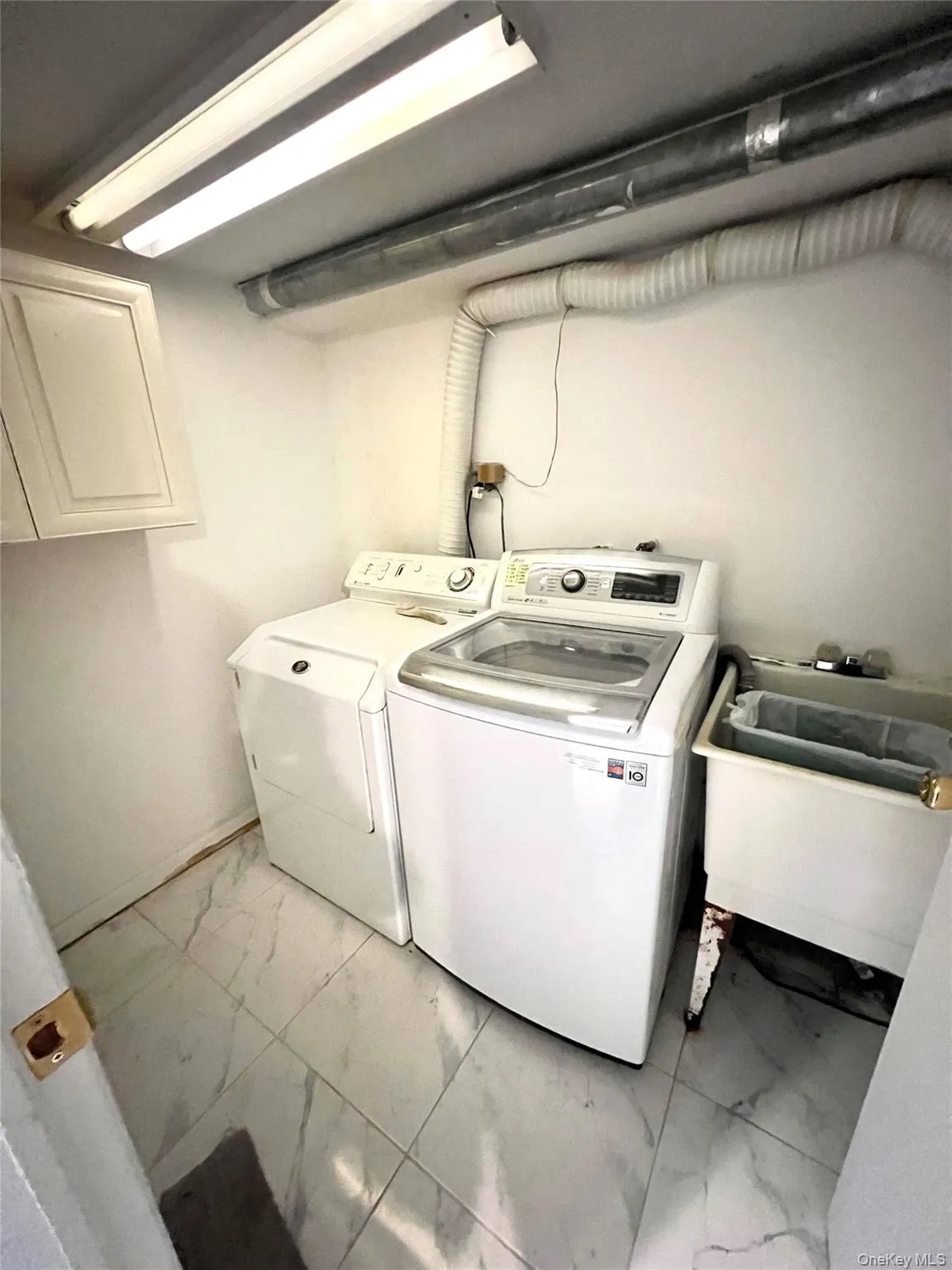 188-20 50 Ave, New York, NY, 3 Bedrooms Bedrooms, 6 Rooms Rooms,3 BathroomsBathrooms,Residential Lease,For Rent,50 Ave,0,1063389 188-20 50 Ave, New York, NY, 3 Bedrooms Bedrooms, 6 Rooms Rooms,3 BathroomsBathrooms,Residential Lease,For Rent,50 Ave,0,1063389
