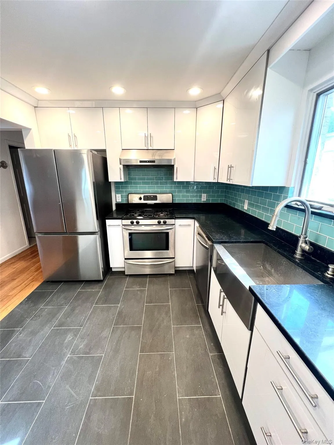 188-20 50 Ave, New York, NY, 3 Bedrooms Bedrooms, 6 Rooms Rooms,3 BathroomsBathrooms,Residential Lease,For Rent,50 Ave,0,1063389 188-20 50 Ave, New York, NY, 3 Bedrooms Bedrooms, 6 Rooms Rooms,3 BathroomsBathrooms,Residential Lease,For Rent,50 Ave,0,1063389