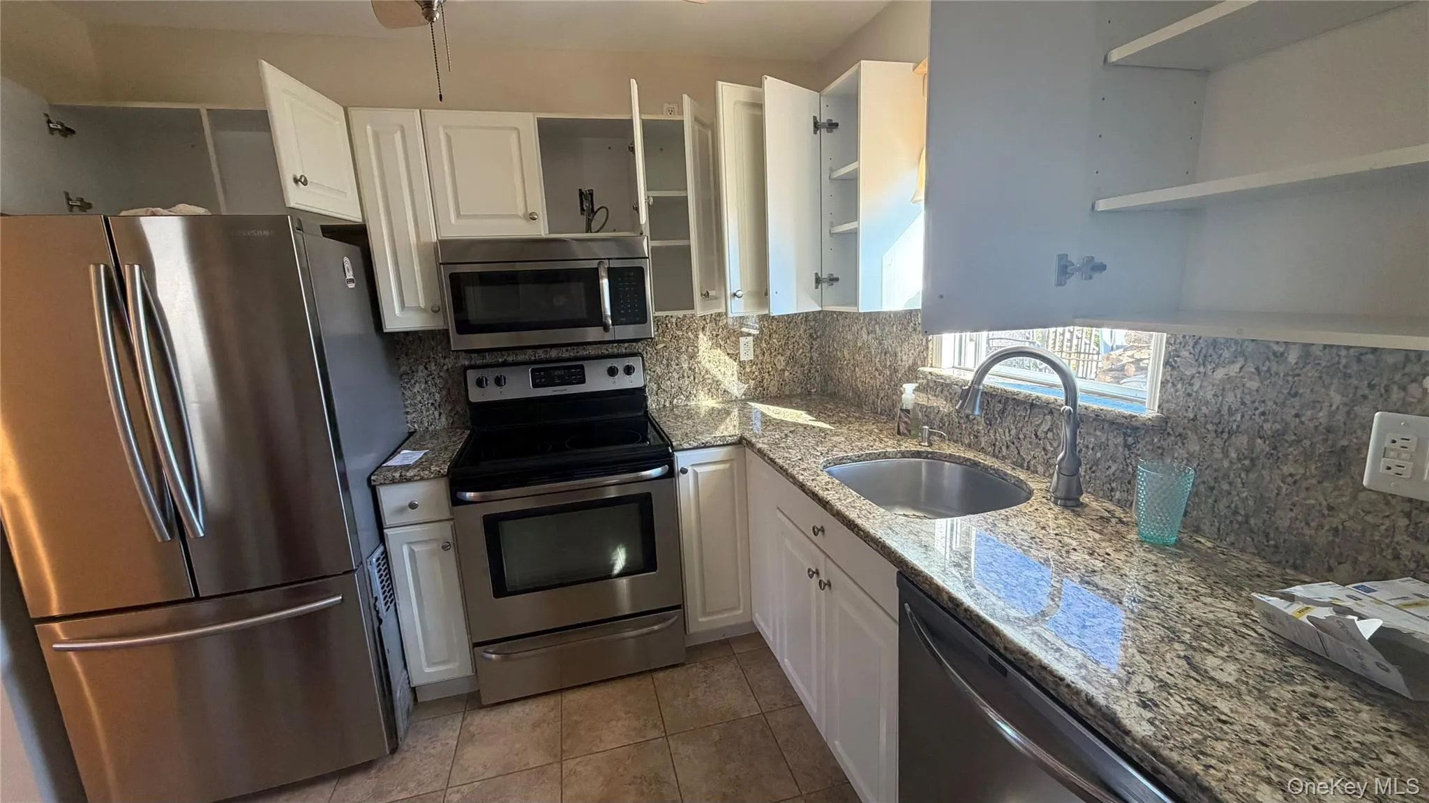 24 Plitt Avenue, Oyster Bay, NY, 2 Bedroom Bedrooms, 4 Room Rooms,2 BathroomBathrooms,Residential Lease,For Rent,Plitt,0,1063392 24 Plitt Avenue, Oyster Bay, NY, 2 Bedroom Bedrooms, 4 Room Rooms,2 BathroomBathrooms,Residential Lease,For Rent,Plitt,0,1063392