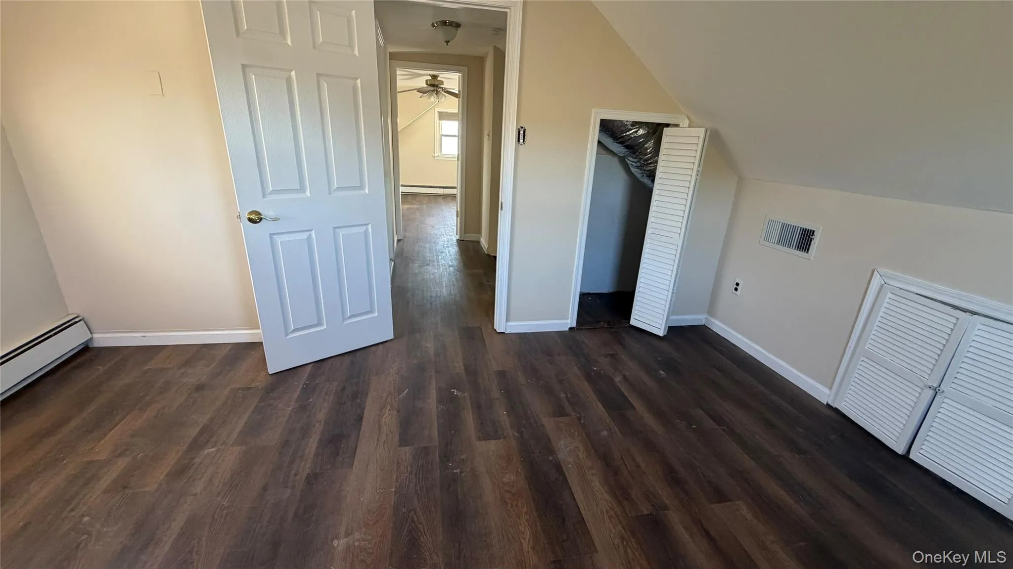 24 Plitt Avenue, Oyster Bay, NY, 2 Bedroom Bedrooms, 4 Room Rooms,2 BathroomBathrooms,Residential Lease,For Rent,Plitt,0,1063392 24 Plitt Avenue, Oyster Bay, NY, 2 Bedroom Bedrooms, 4 Room Rooms,2 BathroomBathrooms,Residential Lease,For Rent,Plitt,0,1063392