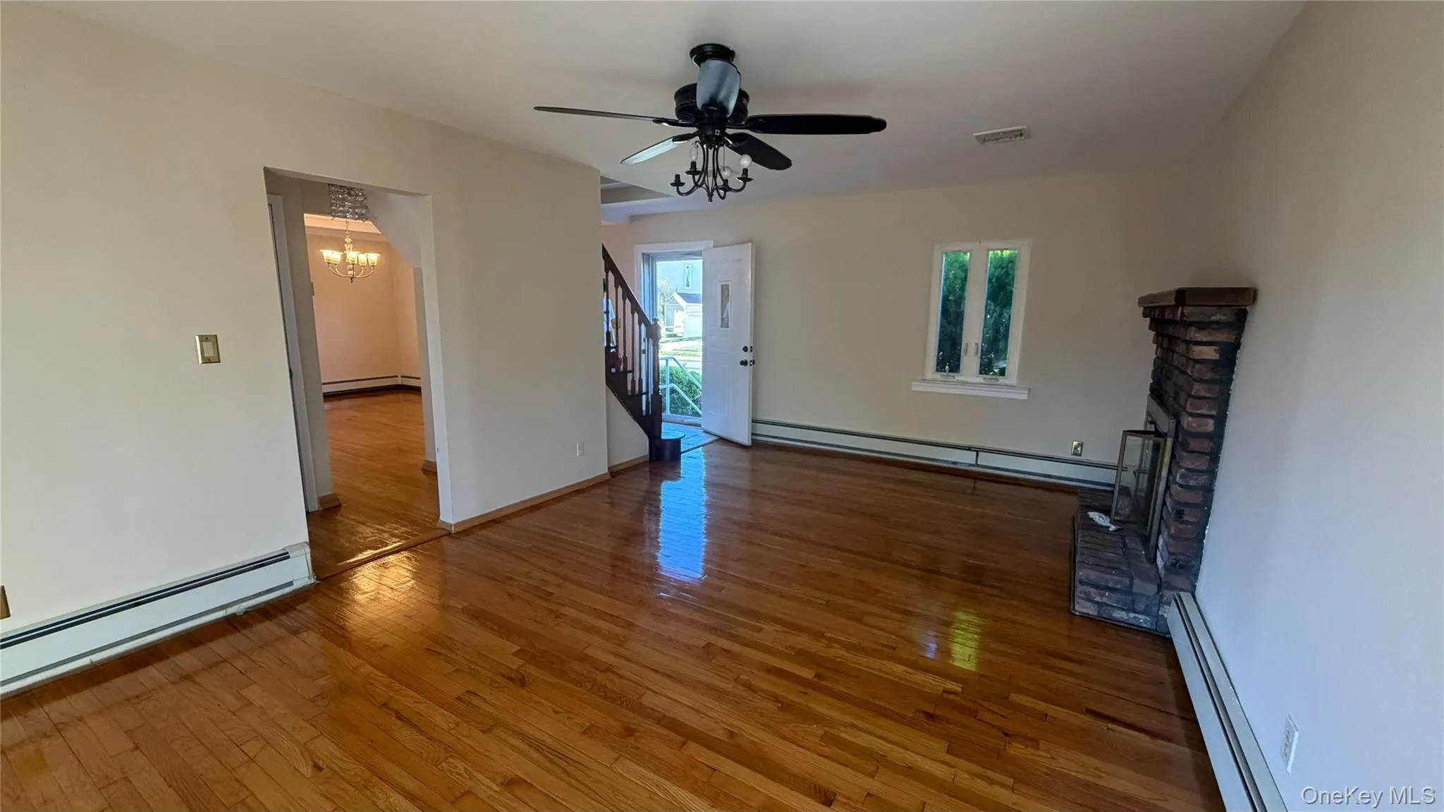 24 Plitt Avenue, Oyster Bay, NY, 2 Bedroom Bedrooms, 4 Room Rooms,2 BathroomBathrooms,Residential Lease,For Rent,Plitt,0,1063392 24 Plitt Avenue, Oyster Bay, NY, 2 Bedroom Bedrooms, 4 Room Rooms,2 BathroomBathrooms,Residential Lease,For Rent,Plitt,0,1063392