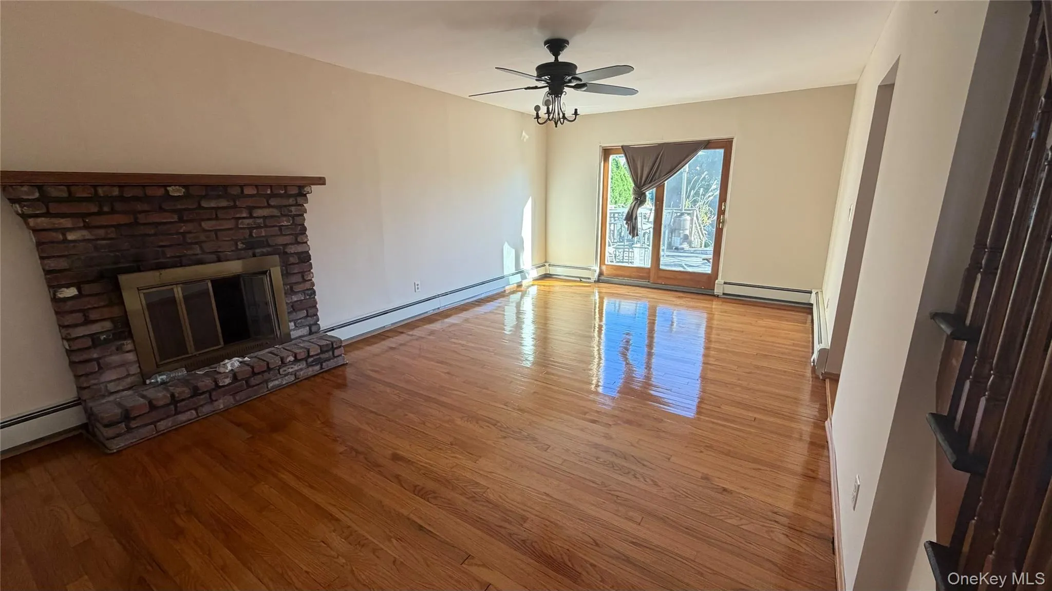 24 Plitt Avenue, Oyster Bay, NY, 2 Bedroom Bedrooms, 4 Room Rooms,2 BathroomBathrooms,Residential Lease,For Rent,Plitt,0,1063392 24 Plitt Avenue, Oyster Bay, NY, 2 Bedroom Bedrooms, 4 Room Rooms,2 BathroomBathrooms,Residential Lease,For Rent,Plitt,0,1063392