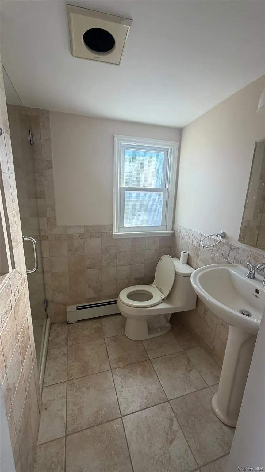 24 Plitt Avenue, Oyster Bay, NY, 2 Bedroom Bedrooms, 4 Room Rooms,2 BathroomBathrooms,Residential Lease,For Rent,Plitt,0,1063392 24 Plitt Avenue, Oyster Bay, NY, 2 Bedroom Bedrooms, 4 Room Rooms,2 BathroomBathrooms,Residential Lease,For Rent,Plitt,0,1063392