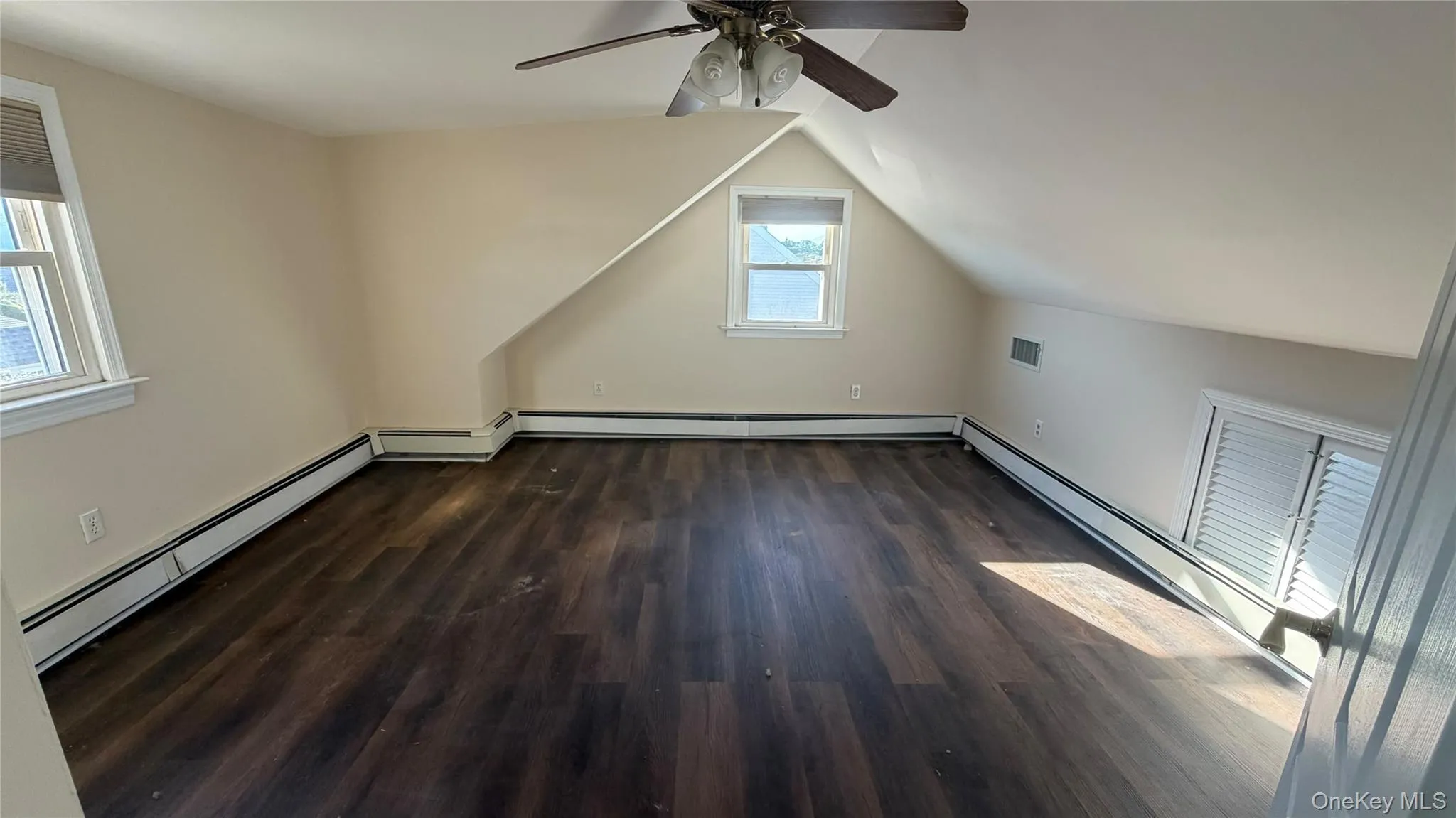 24 Plitt Avenue, Oyster Bay, NY, 2 Bedroom Bedrooms, 4 Room Rooms,2 BathroomBathrooms,Residential Lease,For Rent,Plitt,0,1063392 24 Plitt Avenue, Oyster Bay, NY, 2 Bedroom Bedrooms, 4 Room Rooms,2 BathroomBathrooms,Residential Lease,For Rent,Plitt,0,1063392