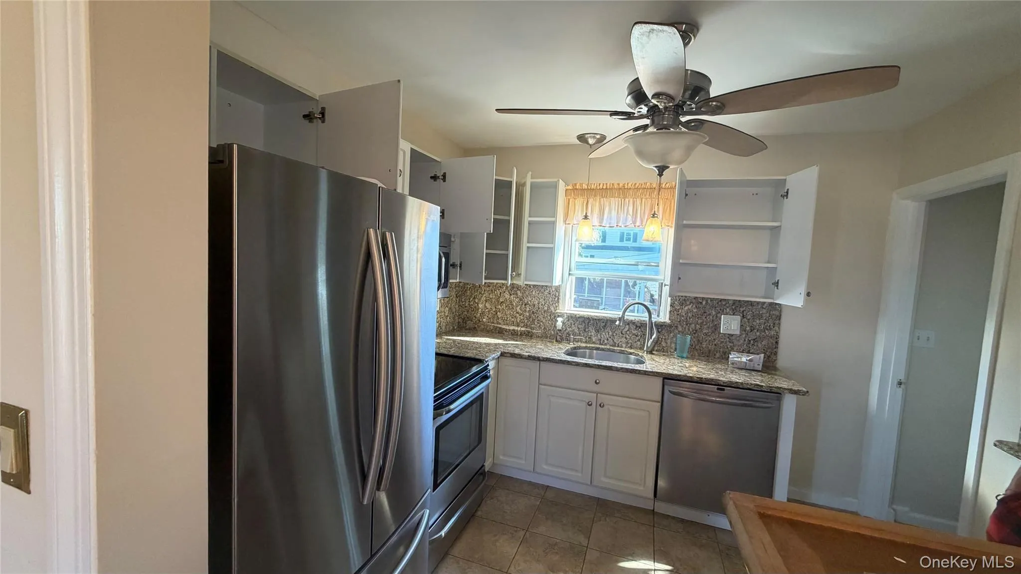 24 Plitt Avenue, Oyster Bay, NY, 2 Bedroom Bedrooms, 4 Room Rooms,2 BathroomBathrooms,Residential Lease,For Rent,Plitt,0,1063392 24 Plitt Avenue, Oyster Bay, NY, 2 Bedroom Bedrooms, 4 Room Rooms,2 BathroomBathrooms,Residential Lease,For Rent,Plitt,0,1063392