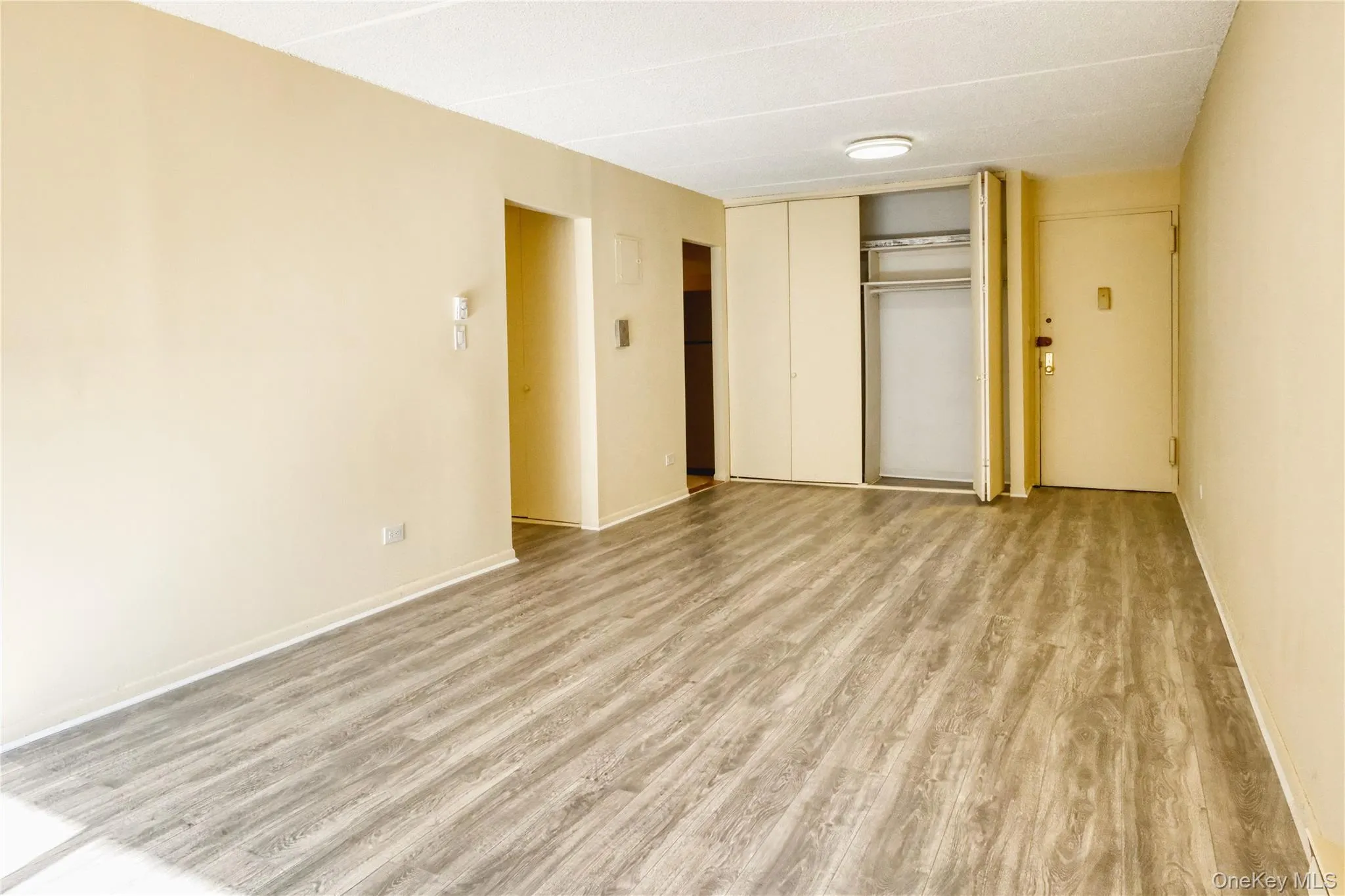 136-35 Maple Avenue, New York, NY, 1 Bedroom Bedrooms, 3 Room Rooms,1 BathroomBathrooms,Residential Lease,For Rent,Maple,0,1063395 136-35 Maple Avenue, New York, NY, 1 Bedroom Bedrooms, 3 Room Rooms,1 BathroomBathrooms,Residential Lease,For Rent,Maple,0,1063395