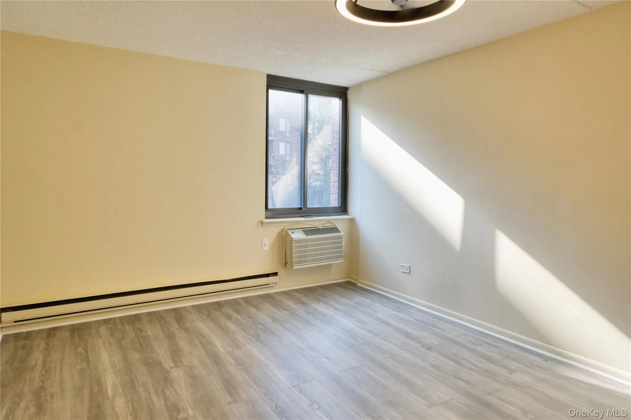 136-35 Maple Avenue, New York, NY, 1 Bedroom Bedrooms, 3 Room Rooms,1 BathroomBathrooms,Residential Lease,For Rent,Maple,0,1063395 136-35 Maple Avenue, New York, NY, 1 Bedroom Bedrooms, 3 Room Rooms,1 BathroomBathrooms,Residential Lease,For Rent,Maple,0,1063395