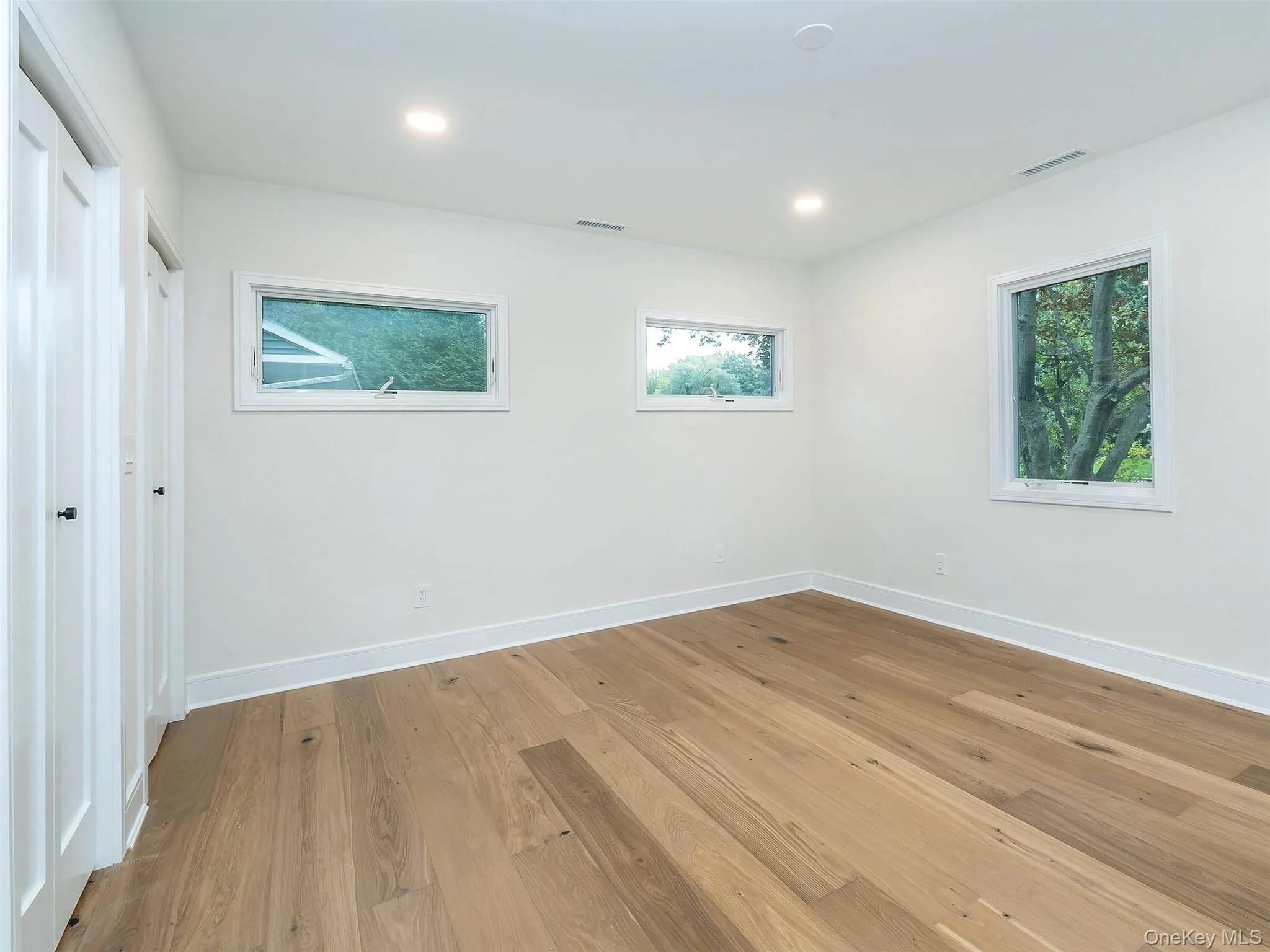 1st Floor: Primary en-suite bedroom 1st Floor: Primary en-suite bedroom