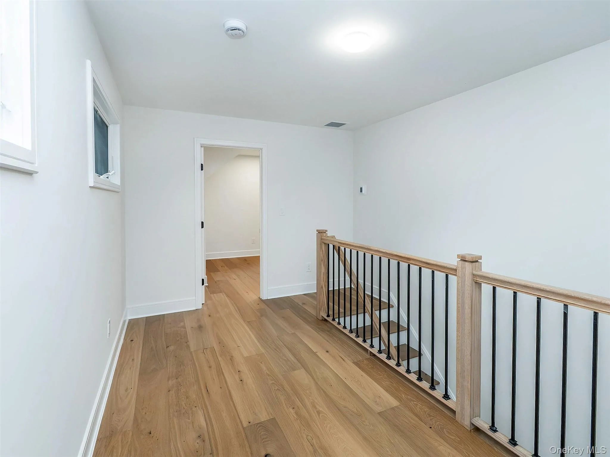 2nd Floor: over sized hallway, waiting for your imagination! 2nd Floor: over sized hallway, waiting for your imagination!