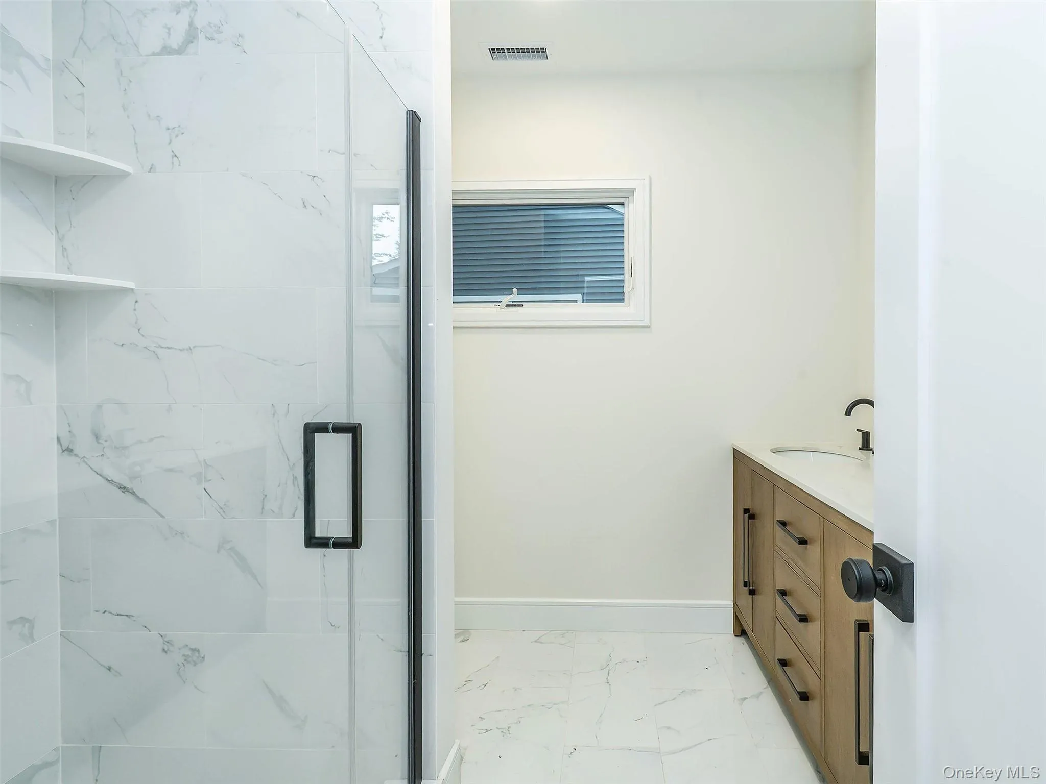 1st Floor: Primary bathroom 1st Floor: Primary bathroom