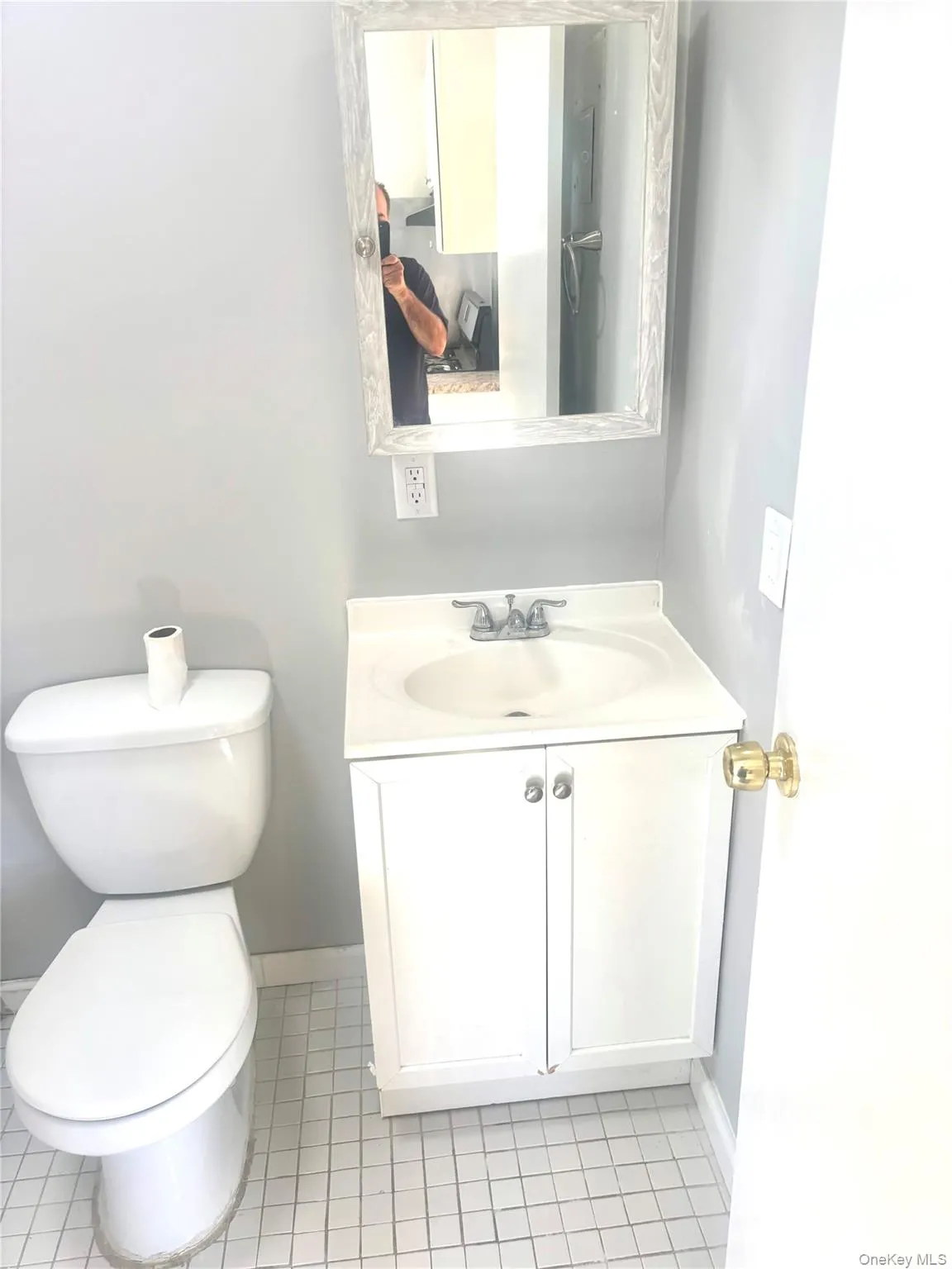 135 New Hyde Park Road, Hempstead, NY, 2 Bedrooms Bedrooms, 5 Rooms Rooms,1 BathroomBathrooms,Residential Lease,For Rent,New Hyde Park Road,0,1063399 135 New Hyde Park Road, Hempstead, NY, 2 Bedrooms Bedrooms, 5 Rooms Rooms,1 BathroomBathrooms,Residential Lease,For Rent,New Hyde Park Road,0,1063399