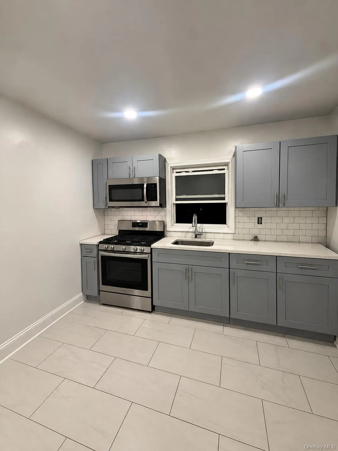 380 Hill Avenue, Hempstead, NY, 3 Bedroom Bedrooms, 5 Room Rooms,1 BathroomBathrooms,Residential Lease,For Rent,Hill,0,1063403 380 Hill Avenue, Hempstead, NY, 3 Bedroom Bedrooms, 5 Room Rooms,1 BathroomBathrooms,Residential Lease,For Rent,Hill,0,1063403