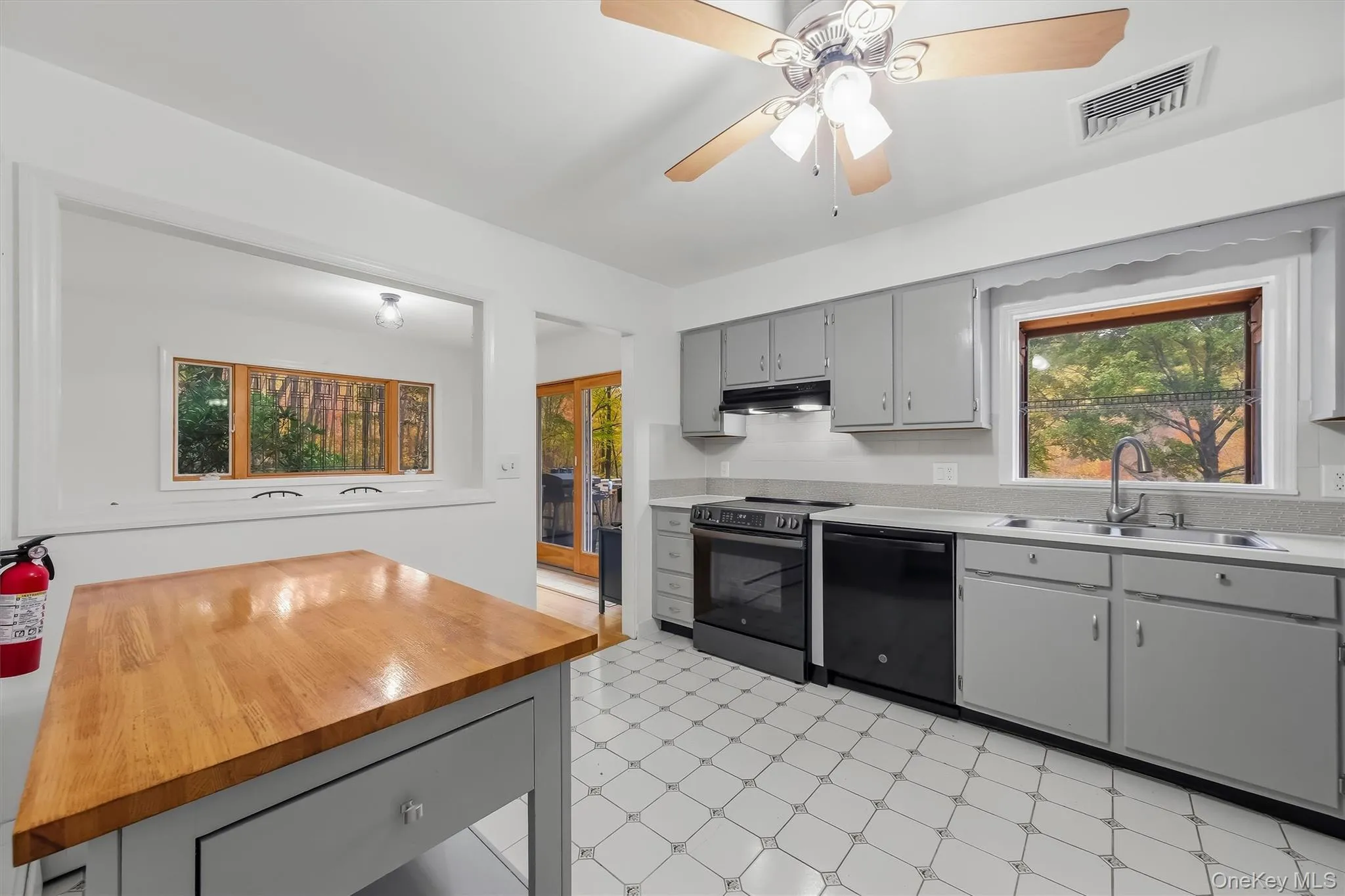 127 Croton Avenue, Cortlandt, NY, 3 Bedrooms Bedrooms, 10 Rooms Rooms,2 BathroomsBathrooms,Residential,For Rent,Croton,0,1063404 127 Croton Avenue, Cortlandt, NY, 3 Bedrooms Bedrooms, 10 Rooms Rooms,2 BathroomsBathrooms,Residential,For Rent,Croton,0,1063404