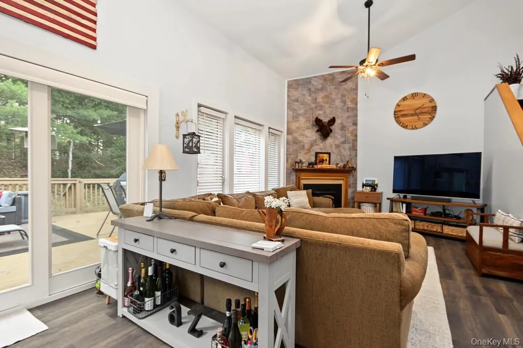 20 Lakeview Court, Thompson, NY, 2 Bedrooms Bedrooms, 6 Rooms Rooms,2 BathroomsBathrooms,Residential,For Rent,Lakeview,0,1063405 20 Lakeview Court, Thompson, NY, 2 Bedrooms Bedrooms, 6 Rooms Rooms,2 BathroomsBathrooms,Residential,For Rent,Lakeview,0,1063405