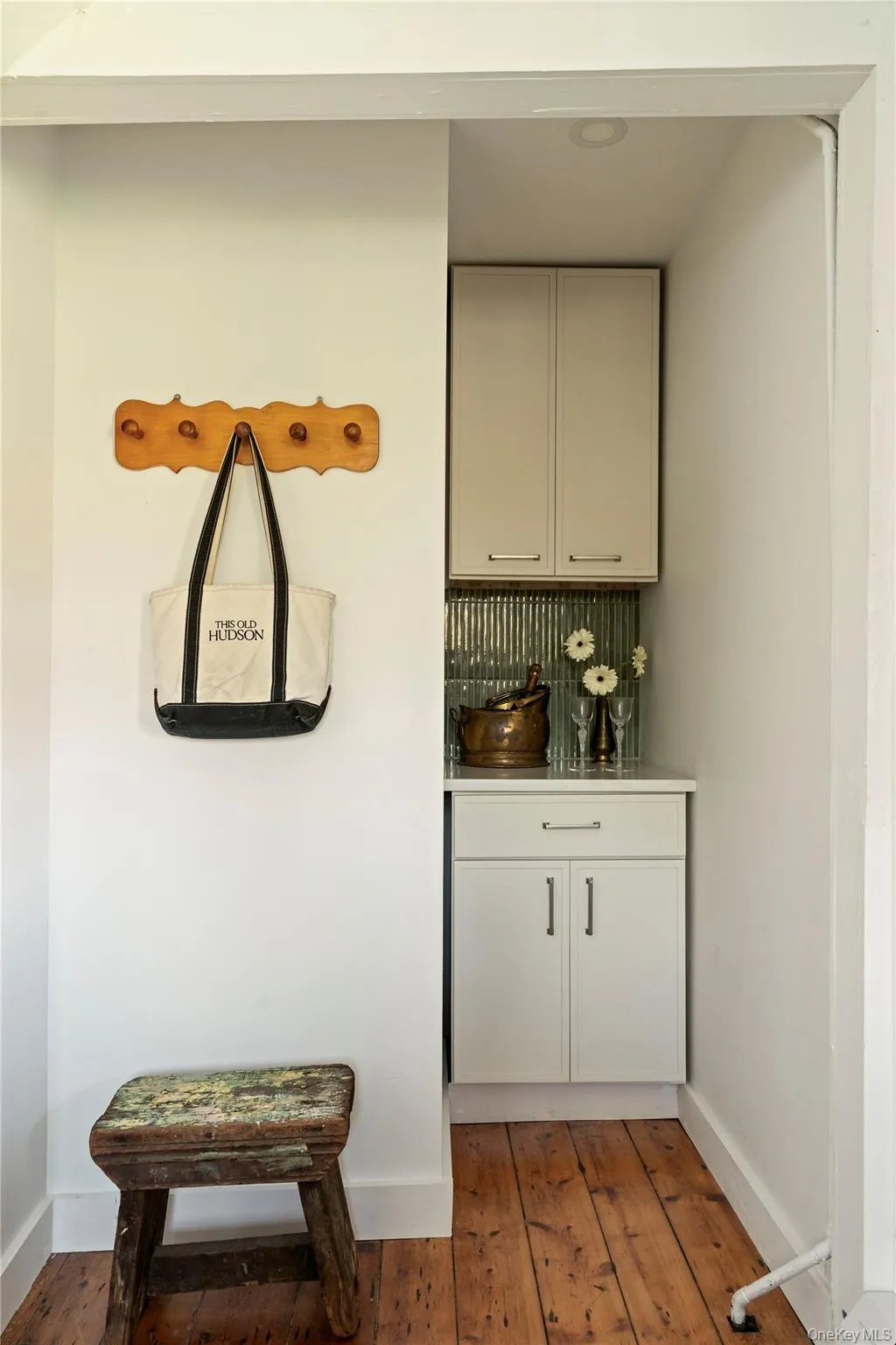 23 Frog Alley, Chatham, NY, 3 Bedrooms Bedrooms, 9 Rooms Rooms,2 BathroomsBathrooms,Residential,For Rent,Frog,0,1063409 23 Frog Alley, Chatham, NY, 3 Bedrooms Bedrooms, 9 Rooms Rooms,2 BathroomsBathrooms,Residential,For Rent,Frog,0,1063409