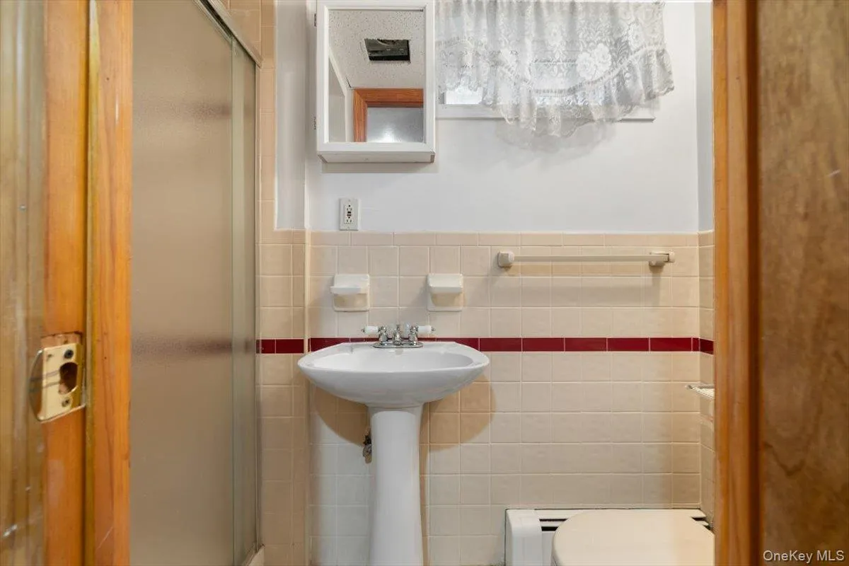 3757 Jules Lane, Hempstead, NY, 3 Bedrooms Bedrooms, 7 Rooms Rooms,3 BathroomsBathrooms,Residential,For Rent,Jules,0,1063416 3757 Jules Lane, Hempstead, NY, 3 Bedrooms Bedrooms, 7 Rooms Rooms,3 BathroomsBathrooms,Residential,For Rent,Jules,0,1063416