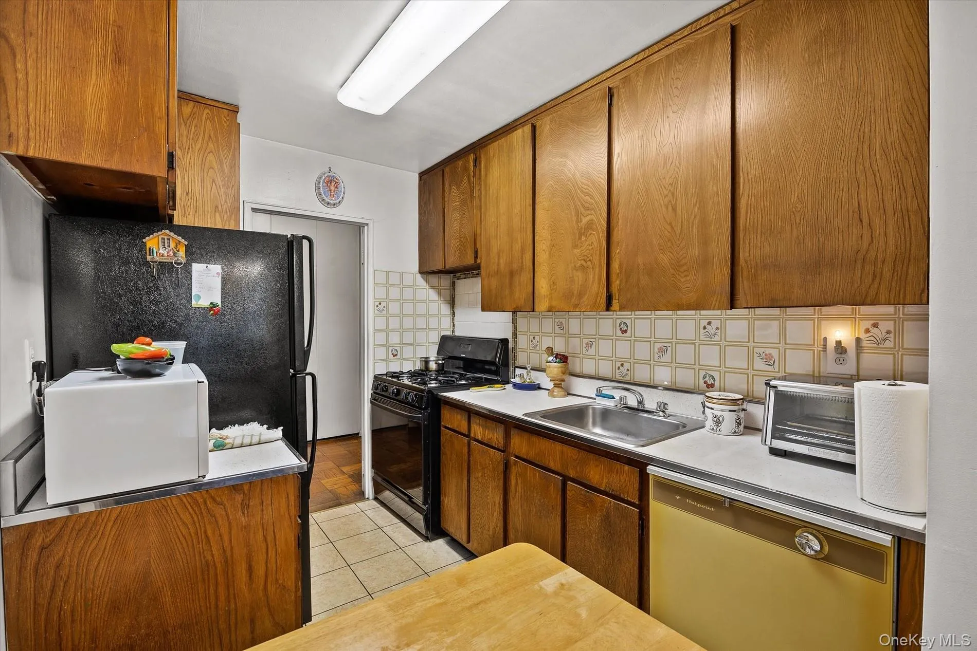 1874 Pelham Parkway, New York, NY, 2 Bedrooms Bedrooms, 6 Rooms Rooms,2 BathroomsBathrooms,Residential,For Rent,Pelham,0,1063421 1874 Pelham Parkway, New York, NY, 2 Bedrooms Bedrooms, 6 Rooms Rooms,2 BathroomsBathrooms,Residential,For Rent,Pelham,0,1063421