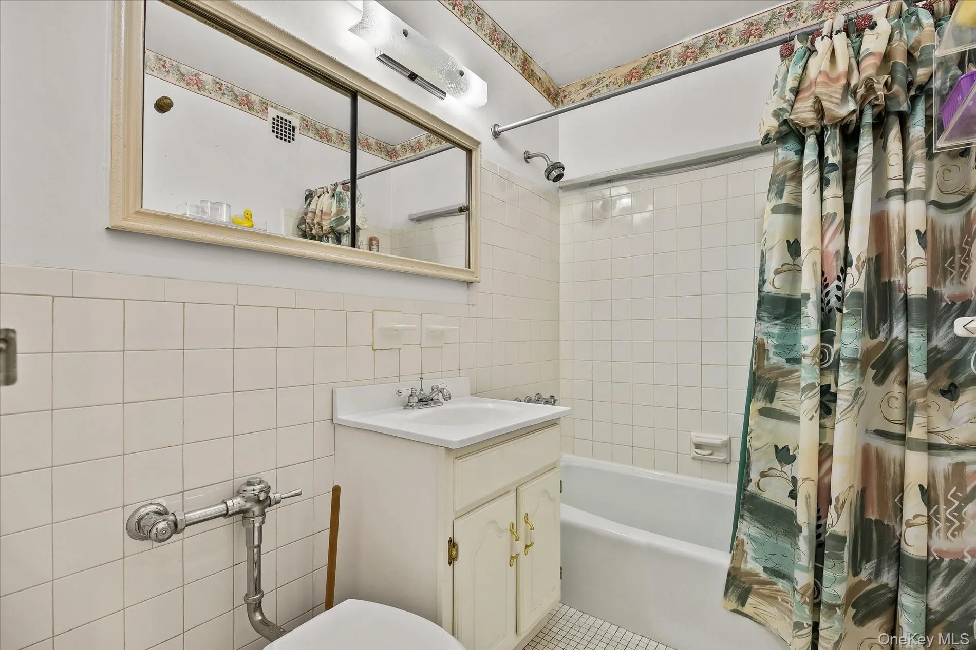 1874 Pelham Parkway, New York, NY, 2 Bedrooms Bedrooms, 6 Rooms Rooms,2 BathroomsBathrooms,Residential,For Rent,Pelham,0,1063421 1874 Pelham Parkway, New York, NY, 2 Bedrooms Bedrooms, 6 Rooms Rooms,2 BathroomsBathrooms,Residential,For Rent,Pelham,0,1063421