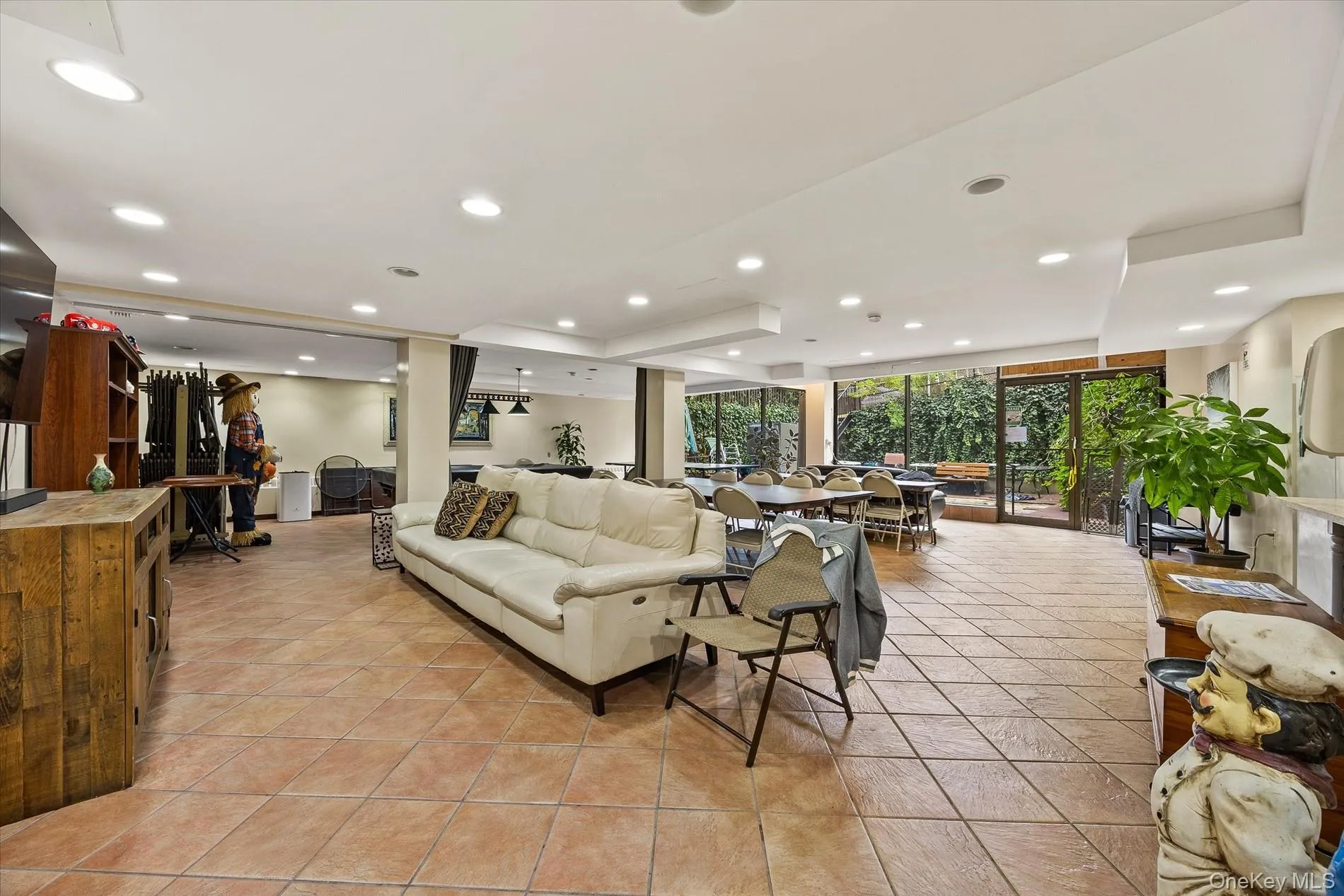 1874 Pelham Parkway, New York, NY, 2 Bedrooms Bedrooms, 6 Rooms Rooms,2 BathroomsBathrooms,Residential,For Rent,Pelham,0,1063421 1874 Pelham Parkway, New York, NY, 2 Bedrooms Bedrooms, 6 Rooms Rooms,2 BathroomsBathrooms,Residential,For Rent,Pelham,0,1063421