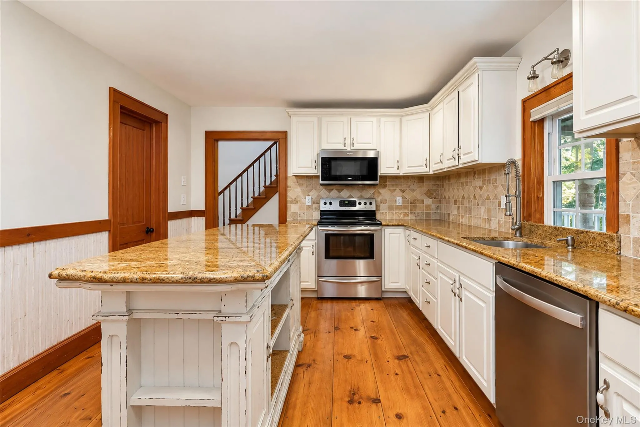195 Drake Road, Pleasant Valley, NY, 3 Bedrooms Bedrooms, 8 Rooms Rooms,3 BathroomsBathrooms,Residential,For Rent,Drake,0,1063422 195 Drake Road, Pleasant Valley, NY, 3 Bedrooms Bedrooms, 8 Rooms Rooms,3 BathroomsBathrooms,Residential,For Rent,Drake,0,1063422