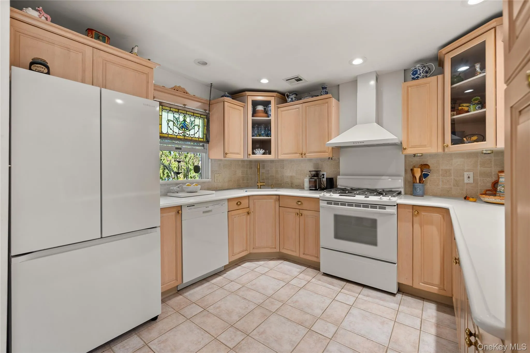 3 Lewis Circle, Babylon, NY, 4 Bedrooms Bedrooms, 8 Rooms Rooms,2 BathroomsBathrooms,Residential,For Rent,Lewis,0,1063427 3 Lewis Circle, Babylon, NY, 4 Bedrooms Bedrooms, 8 Rooms Rooms,2 BathroomsBathrooms,Residential,For Rent,Lewis,0,1063427