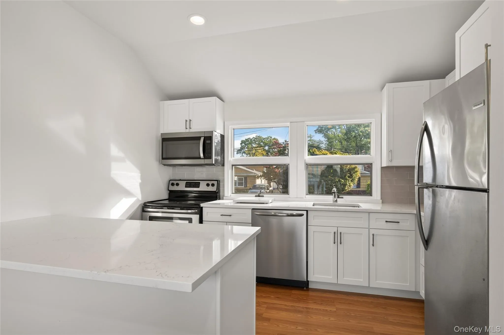 11 Sintsink Drive West, North Hempstead, NY, 1 Bedroom Bedrooms, 3 Rooms Rooms,1 BathroomBathrooms,Residential Lease,For Rent,Sintsink Drive West,0,1063432 11 Sintsink Drive West, North Hempstead, NY, 1 Bedroom Bedrooms, 3 Rooms Rooms,1 BathroomBathrooms,Residential Lease,For Rent,Sintsink Drive West,0,1063432