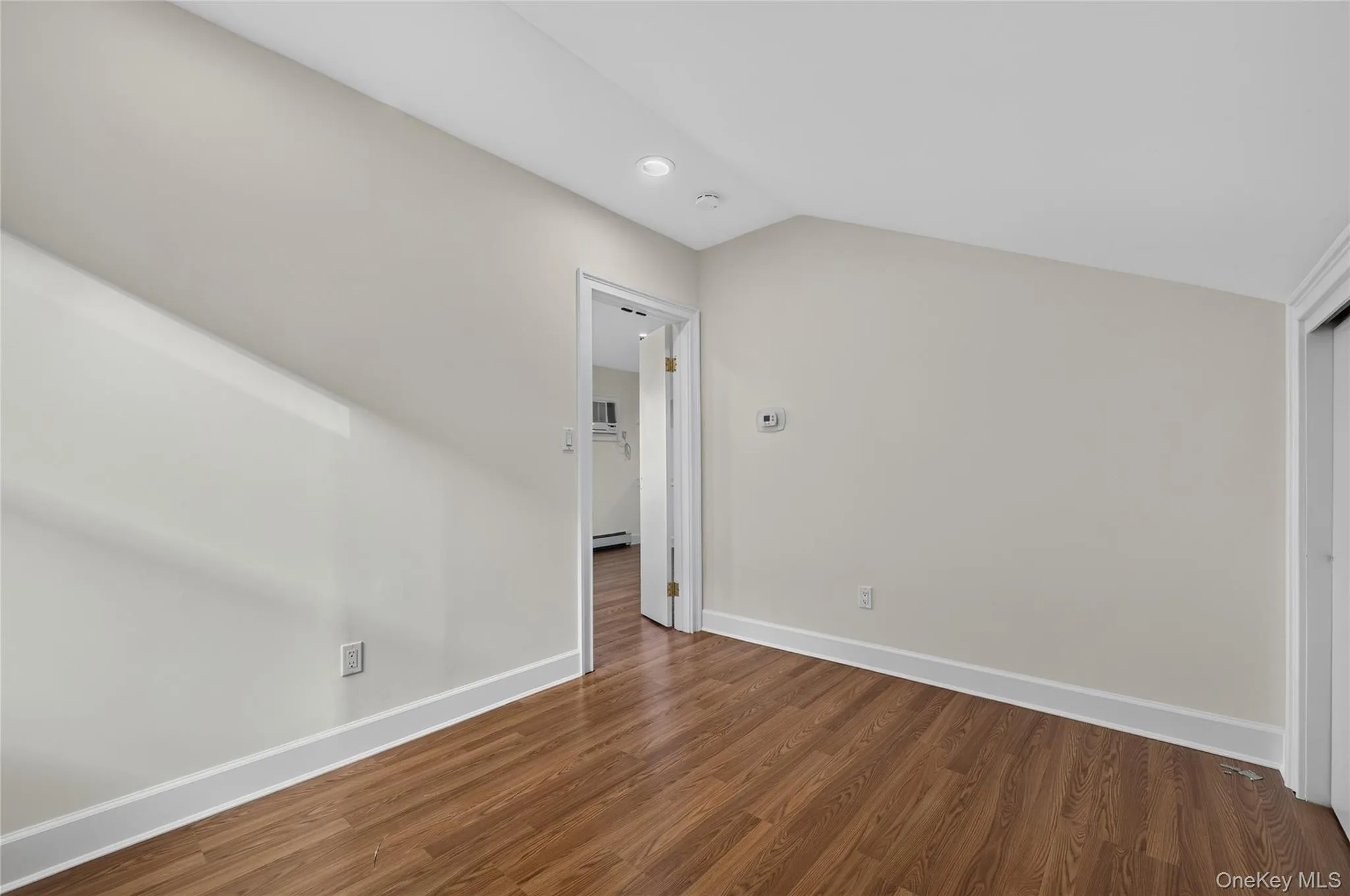11 Sintsink Drive West, North Hempstead, NY, 1 Bedroom Bedrooms, 3 Rooms Rooms,1 BathroomBathrooms,Residential Lease,For Rent,Sintsink Drive West,0,1063432 11 Sintsink Drive West, North Hempstead, NY, 1 Bedroom Bedrooms, 3 Rooms Rooms,1 BathroomBathrooms,Residential Lease,For Rent,Sintsink Drive West,0,1063432