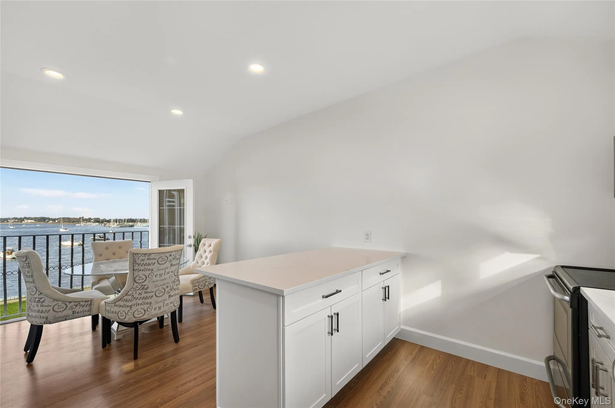 11 Sintsink Drive West, North Hempstead, NY, 1 Bedroom Bedrooms, 3 Rooms Rooms,1 BathroomBathrooms,Residential Lease,For Rent,Sintsink Drive West,0,1063432 11 Sintsink Drive West, North Hempstead, NY, 1 Bedroom Bedrooms, 3 Rooms Rooms,1 BathroomBathrooms,Residential Lease,For Rent,Sintsink Drive West,0,1063432