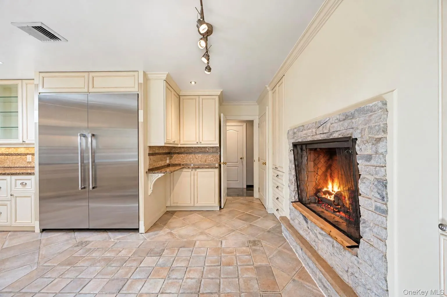 8 Rivers Drive, North Hempstead, NY, 5 Bedrooms Bedrooms, 10 Rooms Rooms,3 BathroomsBathrooms,Residential,For Rent,Rivers,0,1063435 8 Rivers Drive, North Hempstead, NY, 5 Bedrooms Bedrooms, 10 Rooms Rooms,3 BathroomsBathrooms,Residential,For Rent,Rivers,0,1063435