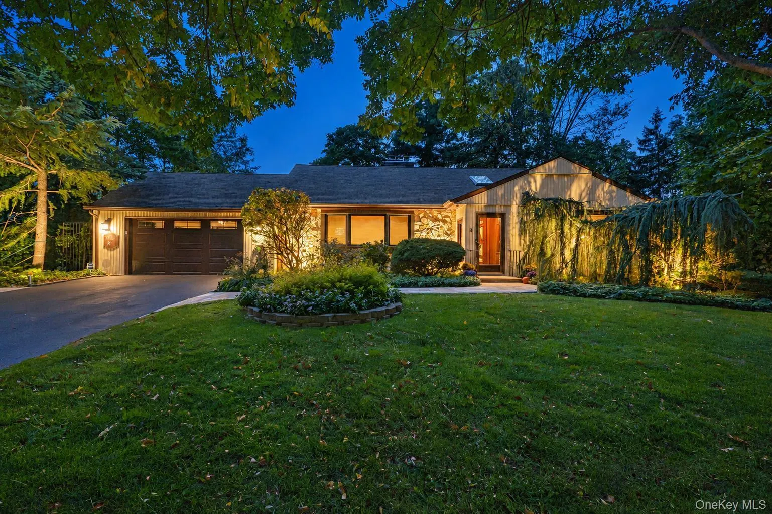 8 Rivers Drive, North Hempstead, NY, 5 Bedrooms Bedrooms, 10 Rooms Rooms,3 BathroomsBathrooms,Residential,For Rent,Rivers,0,1063435 8 Rivers Drive, North Hempstead, NY, 5 Bedrooms Bedrooms, 10 Rooms Rooms,3 BathroomsBathrooms,Residential,For Rent,Rivers,0,1063435