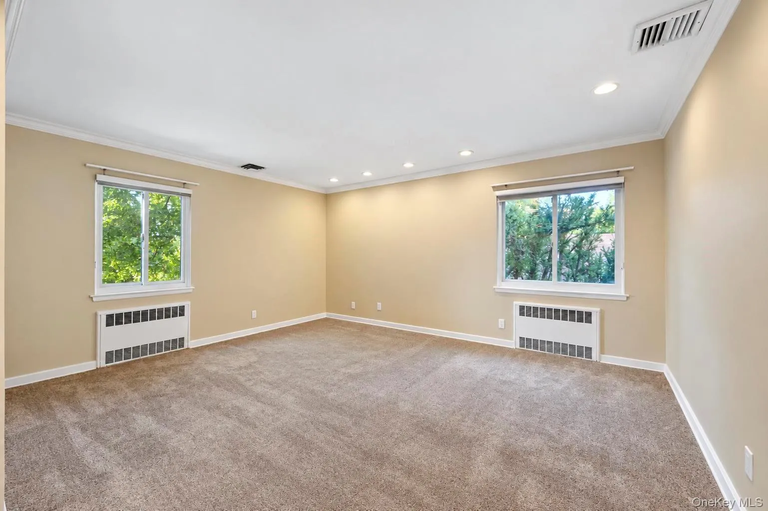 8 Rivers Drive, North Hempstead, NY, 5 Bedrooms Bedrooms, 10 Rooms Rooms,3 BathroomsBathrooms,Residential,For Rent,Rivers,0,1063435 8 Rivers Drive, North Hempstead, NY, 5 Bedrooms Bedrooms, 10 Rooms Rooms,3 BathroomsBathrooms,Residential,For Rent,Rivers,0,1063435