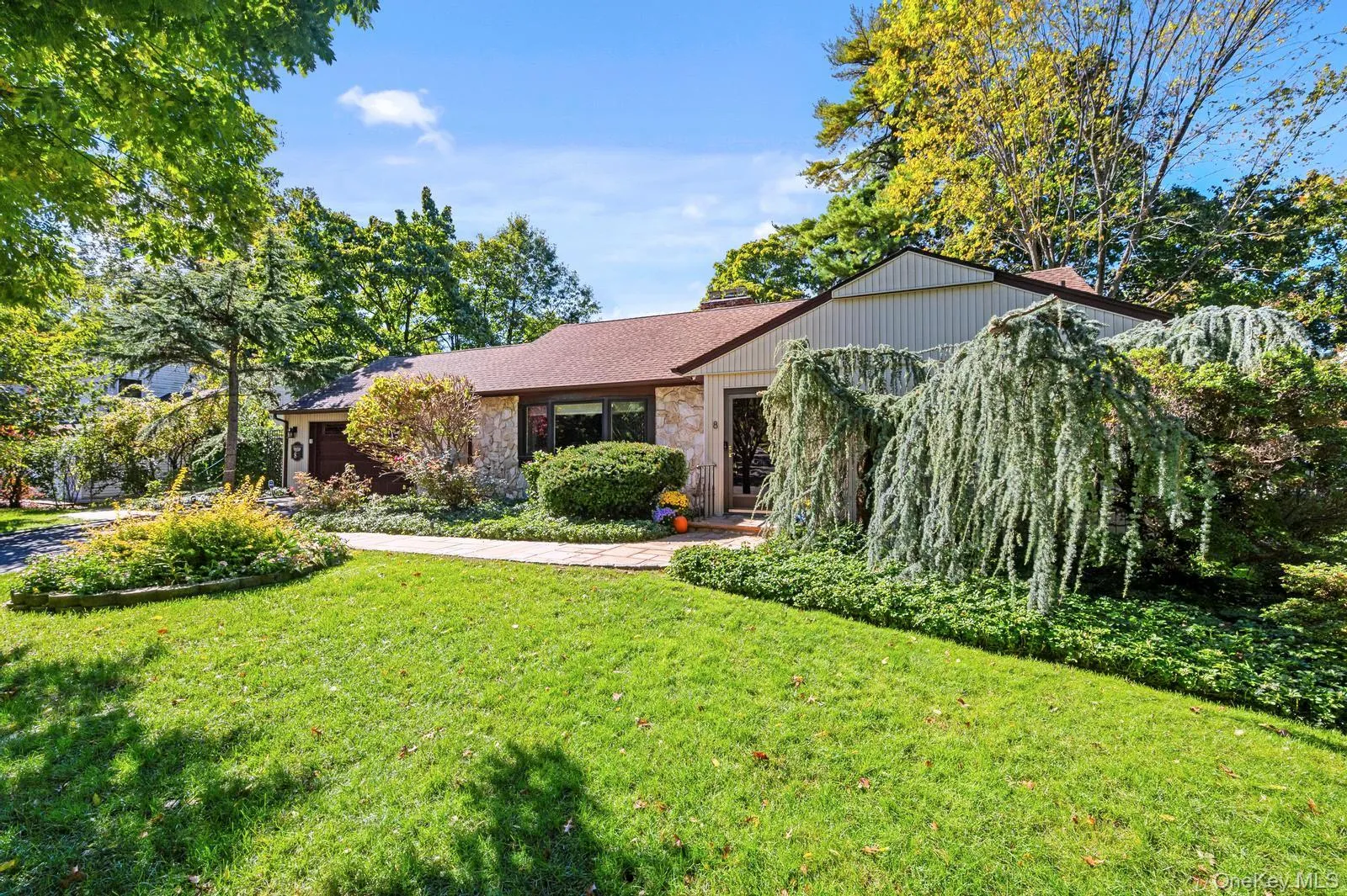 8 Rivers Drive, North Hempstead, NY, 5 Bedrooms Bedrooms, 10 Rooms Rooms,3 BathroomsBathrooms,Residential,For Rent,Rivers,0,1063435 8 Rivers Drive, North Hempstead, NY, 5 Bedrooms Bedrooms, 10 Rooms Rooms,3 BathroomsBathrooms,Residential,For Rent,Rivers,0,1063435