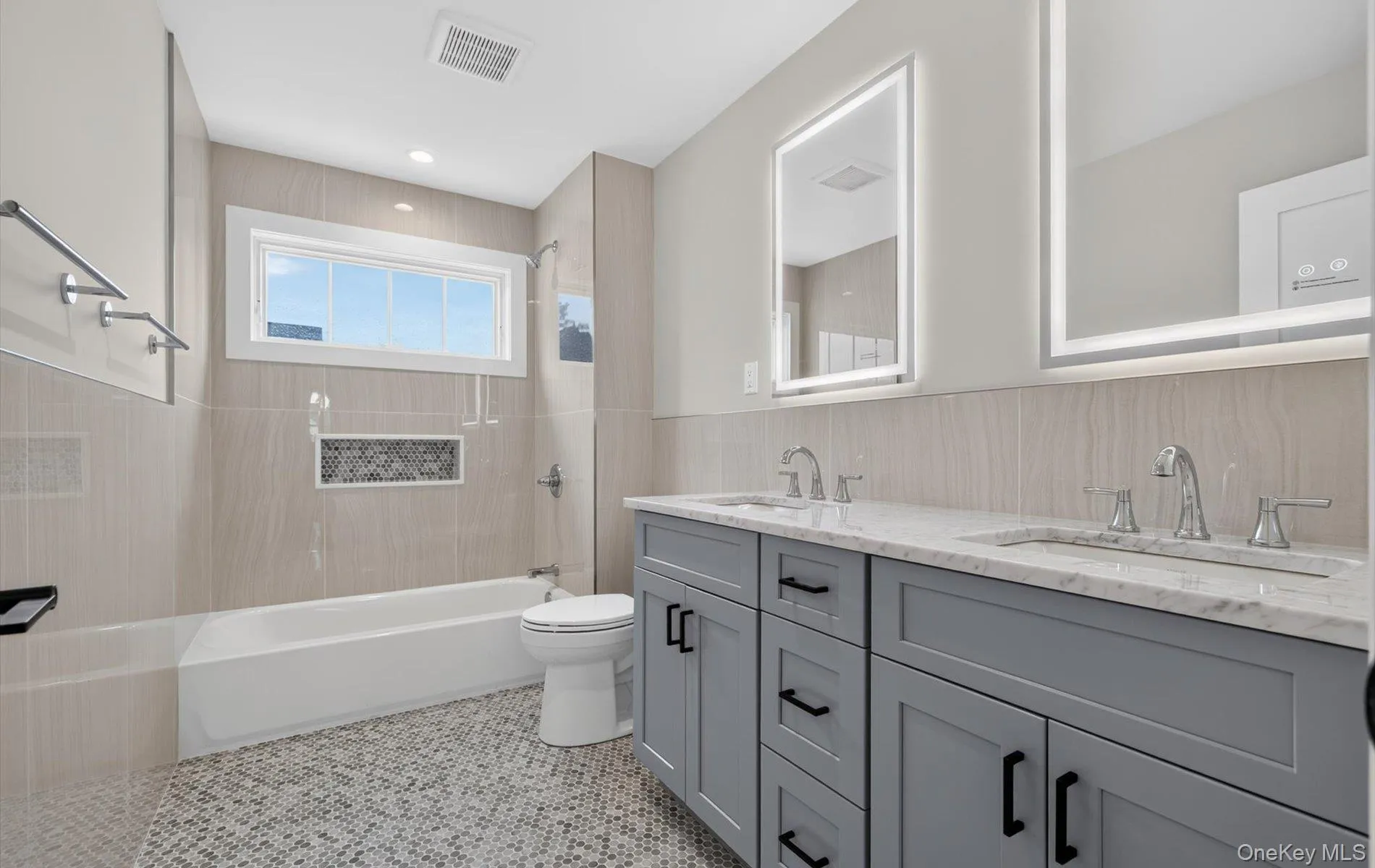 170 San Juan Avenue, North Hempstead, NY, 4 Bedrooms Bedrooms, 10 Rooms Rooms,5 BathroomsBathrooms,Residential,For Rent,San Juan,0,1063436 170 San Juan Avenue, North Hempstead, NY, 4 Bedrooms Bedrooms, 10 Rooms Rooms,5 BathroomsBathrooms,Residential,For Rent,San Juan,0,1063436