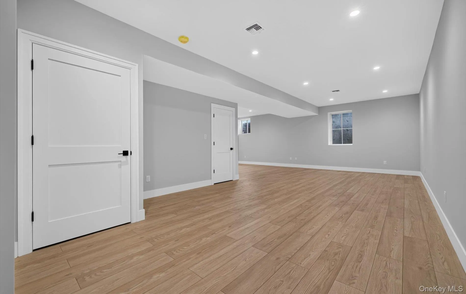 170 San Juan Avenue, North Hempstead, NY, 4 Bedrooms Bedrooms, 10 Rooms Rooms,5 BathroomsBathrooms,Residential,For Rent,San Juan,0,1063436 170 San Juan Avenue, North Hempstead, NY, 4 Bedrooms Bedrooms, 10 Rooms Rooms,5 BathroomsBathrooms,Residential,For Rent,San Juan,0,1063436