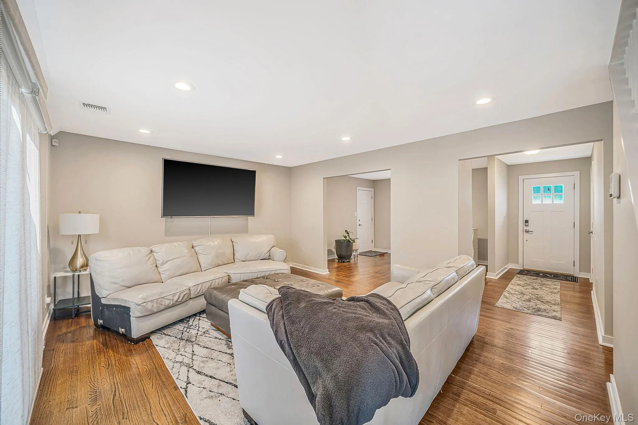 354 Seaford Avenue, Oyster Bay, NY, 4 Bedrooms Bedrooms, 7 Rooms Rooms,2 BathroomsBathrooms,Residential,For Rent,Seaford,0,1063438 354 Seaford Avenue, Oyster Bay, NY, 4 Bedrooms Bedrooms, 7 Rooms Rooms,2 BathroomsBathrooms,Residential,For Rent,Seaford,0,1063438