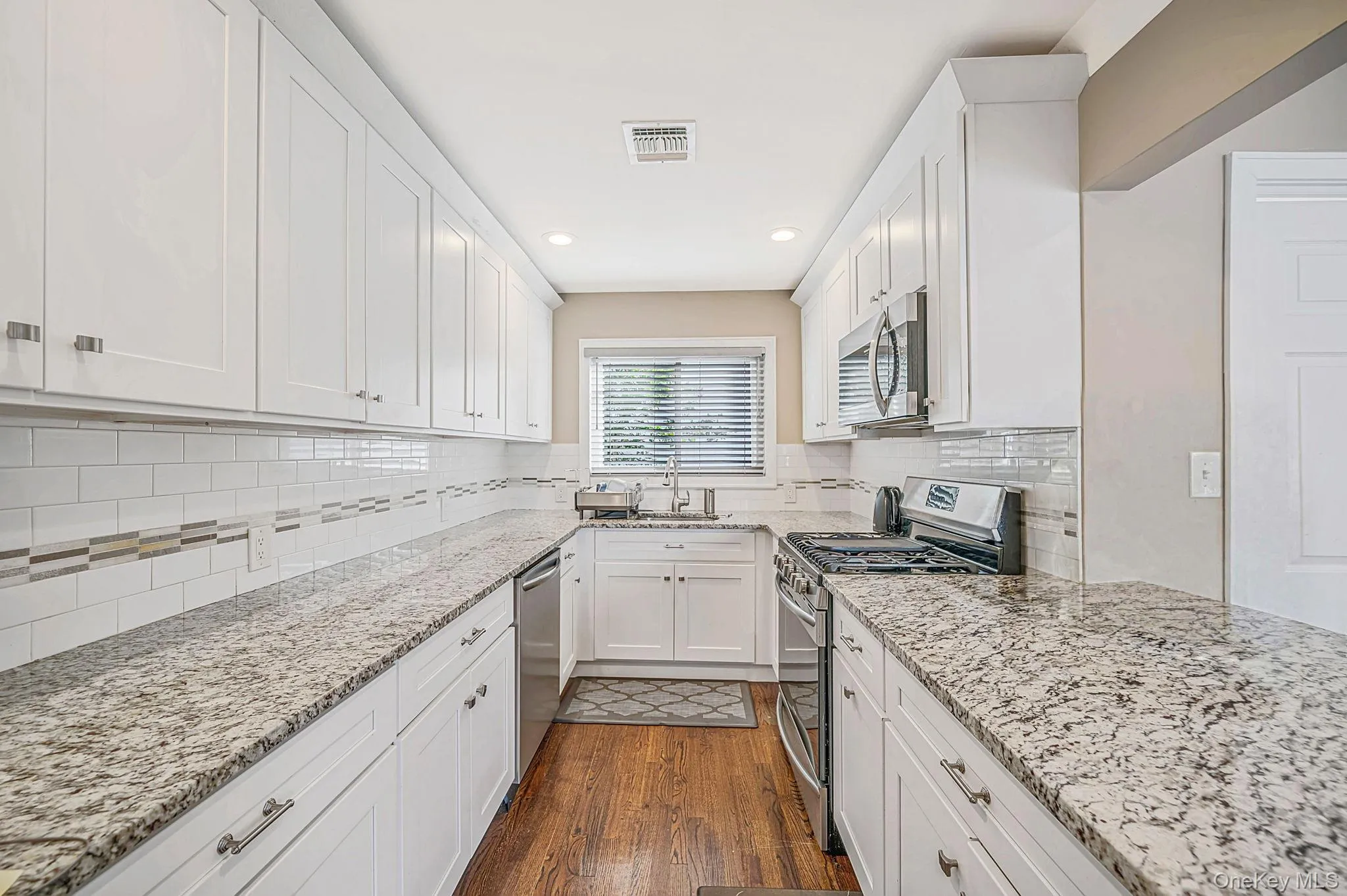 354 Seaford Avenue, Oyster Bay, NY, 4 Bedrooms Bedrooms, 7 Rooms Rooms,2 BathroomsBathrooms,Residential,For Rent,Seaford,0,1063438 354 Seaford Avenue, Oyster Bay, NY, 4 Bedrooms Bedrooms, 7 Rooms Rooms,2 BathroomsBathrooms,Residential,For Rent,Seaford,0,1063438