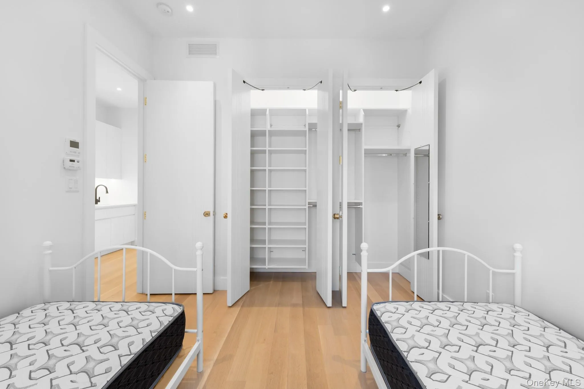 207 Lee Avenue, New York, NY, 5 Bedrooms Bedrooms, 8 Rooms Rooms,3 BathroomsBathrooms,Residential,For Rent,Lee,0,1063446 207 Lee Avenue, New York, NY, 5 Bedrooms Bedrooms, 8 Rooms Rooms,3 BathroomsBathrooms,Residential,For Rent,Lee,0,1063446