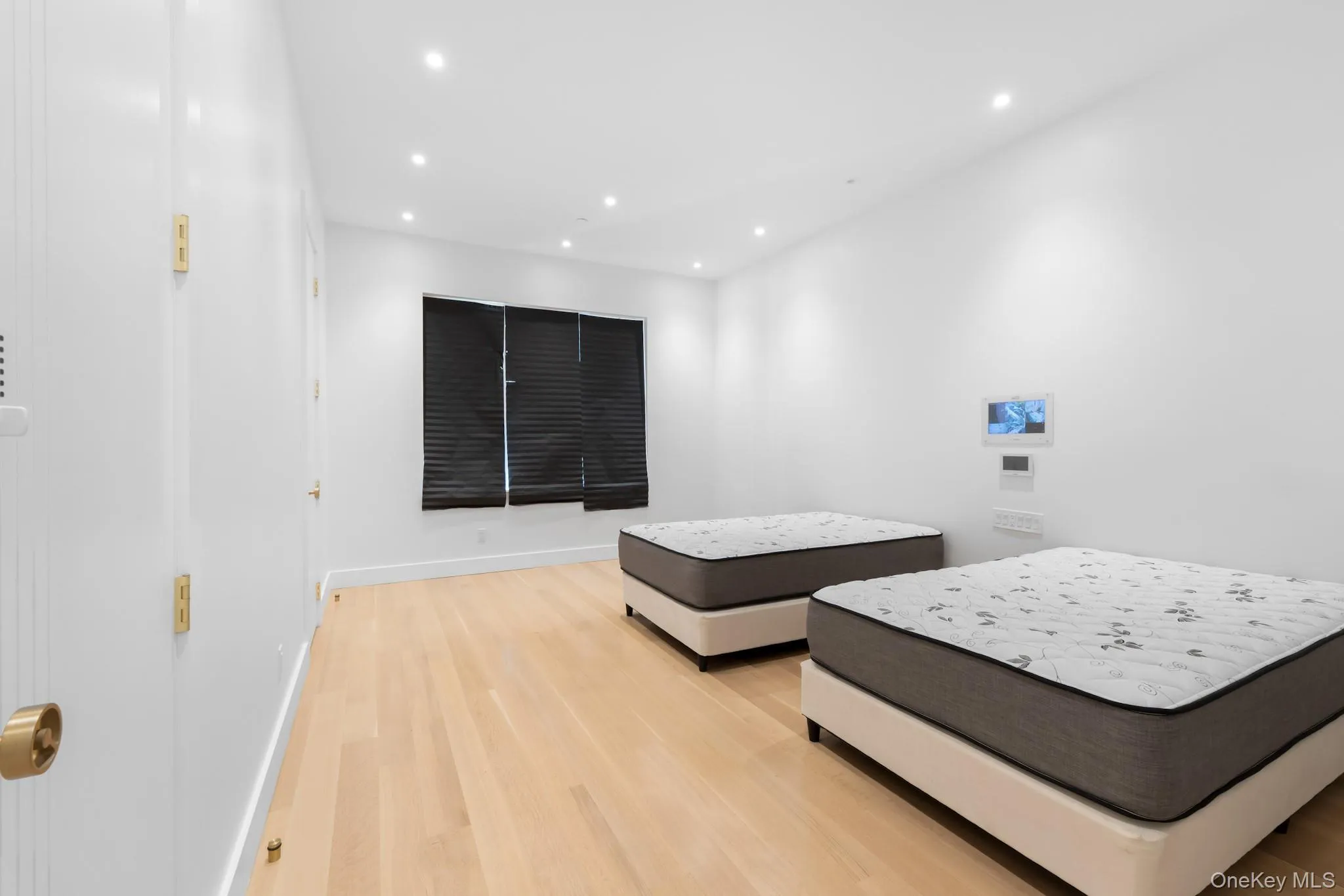 207 Lee Avenue, New York, NY, 5 Bedrooms Bedrooms, 8 Rooms Rooms,3 BathroomsBathrooms,Residential,For Rent,Lee,0,1063446 207 Lee Avenue, New York, NY, 5 Bedrooms Bedrooms, 8 Rooms Rooms,3 BathroomsBathrooms,Residential,For Rent,Lee,0,1063446